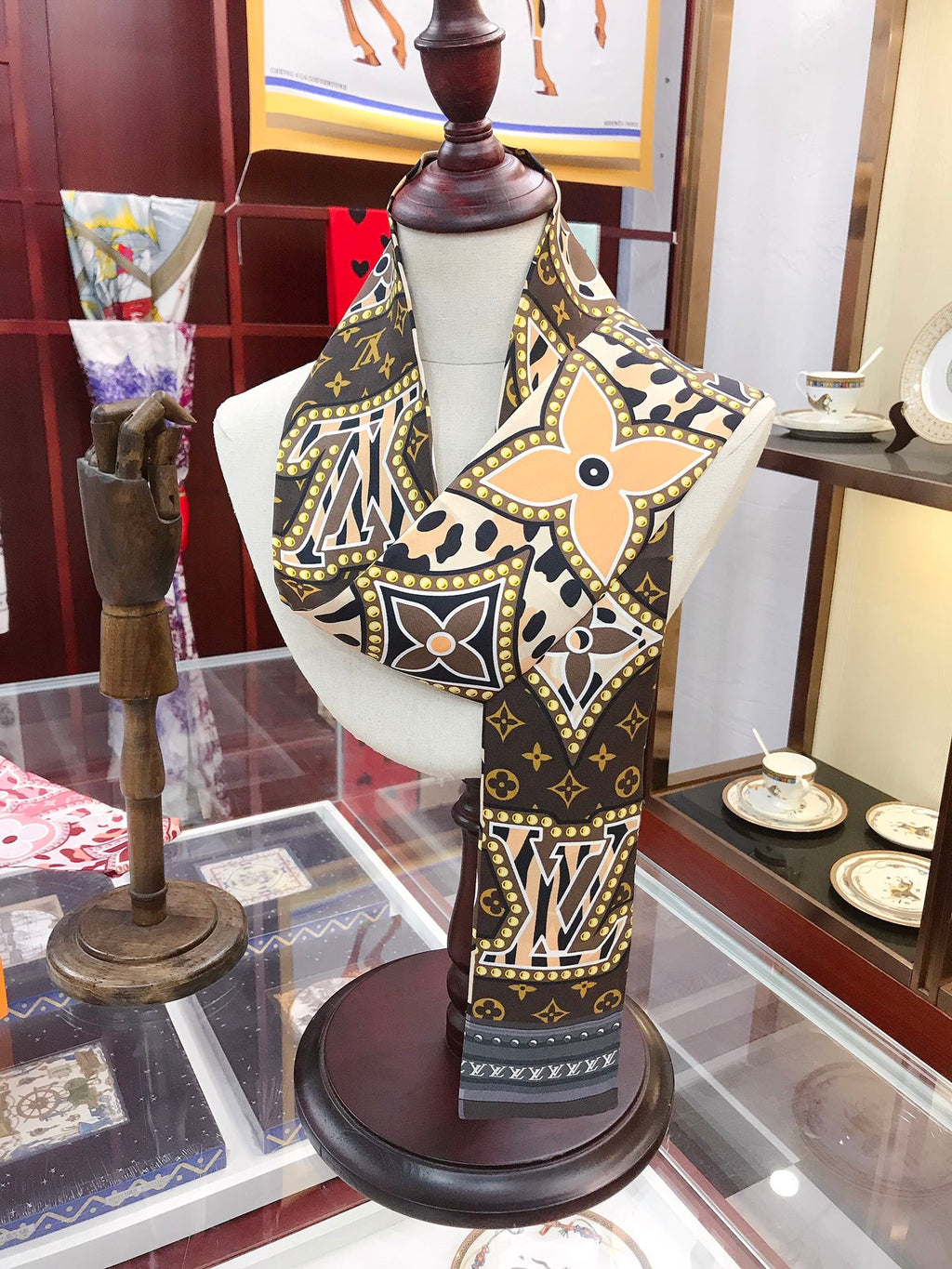 1ZE178W Popular Silk Scarve