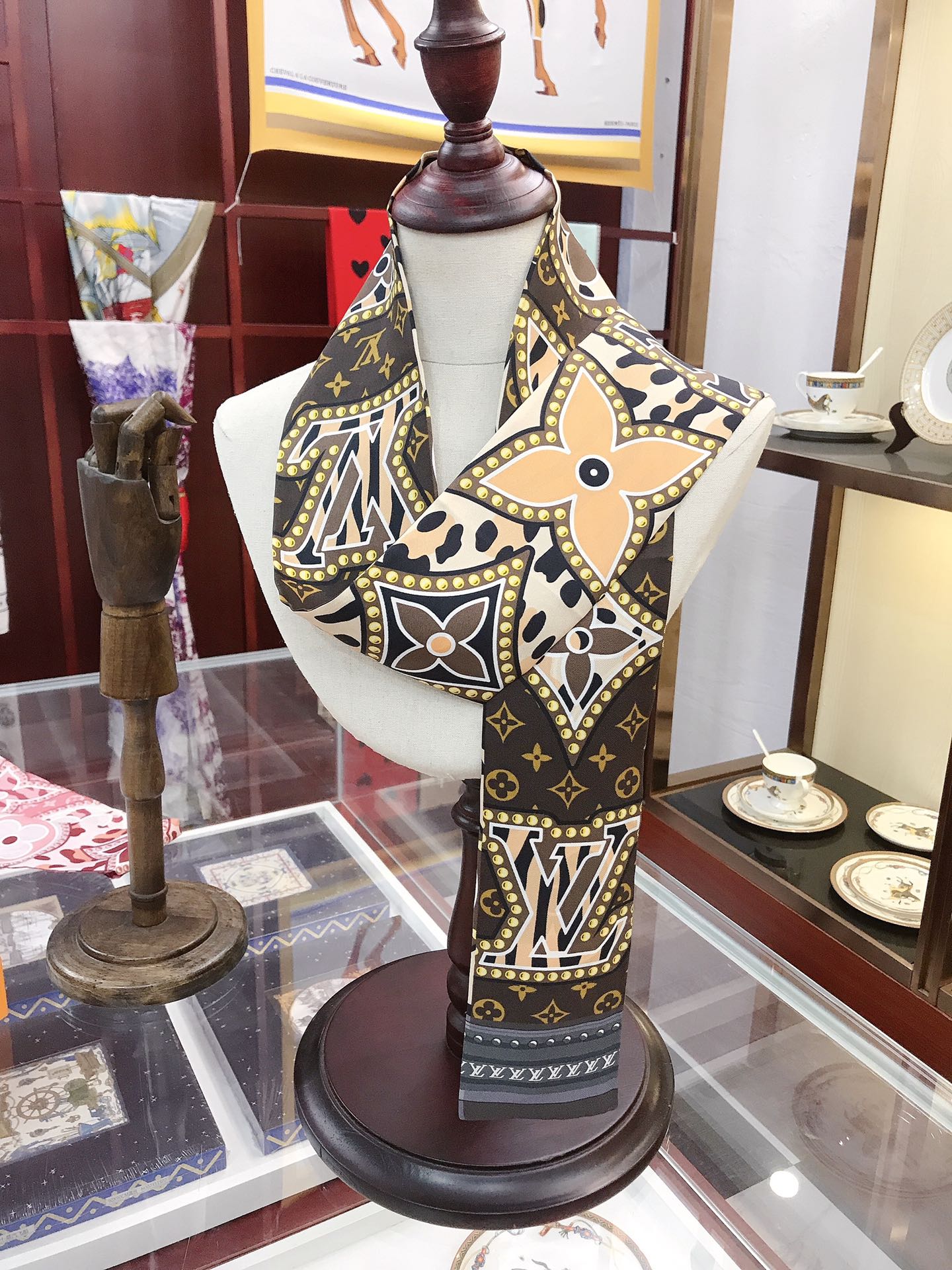 1ZE178W Popular Silk Scarve