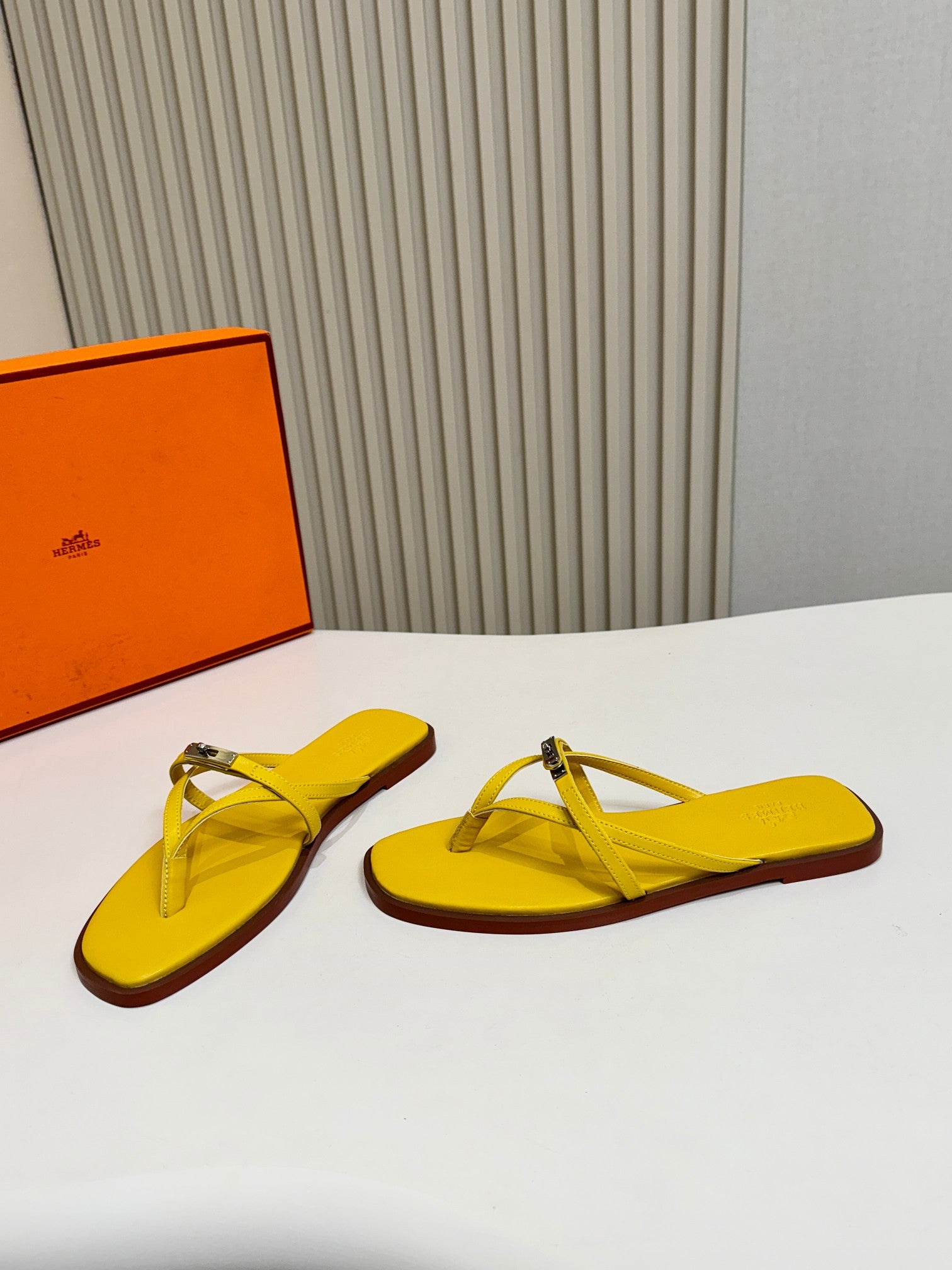 Z2X66H8 Popular high-quality leather Shoes