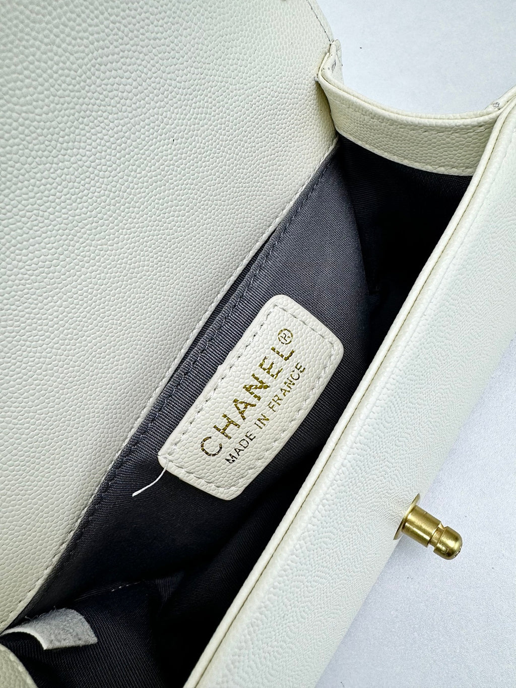136PC17B Popular Caviar leather bag