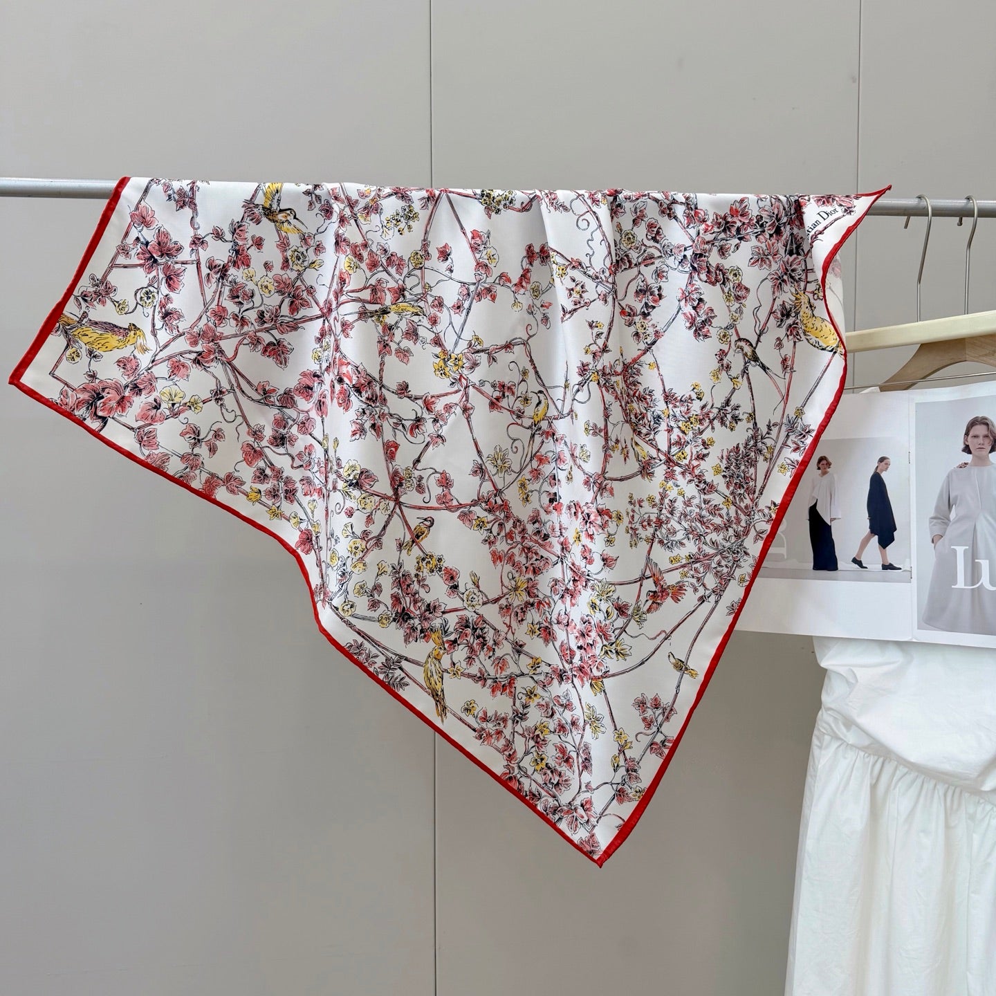 136ND19W Popular Silk Scarve