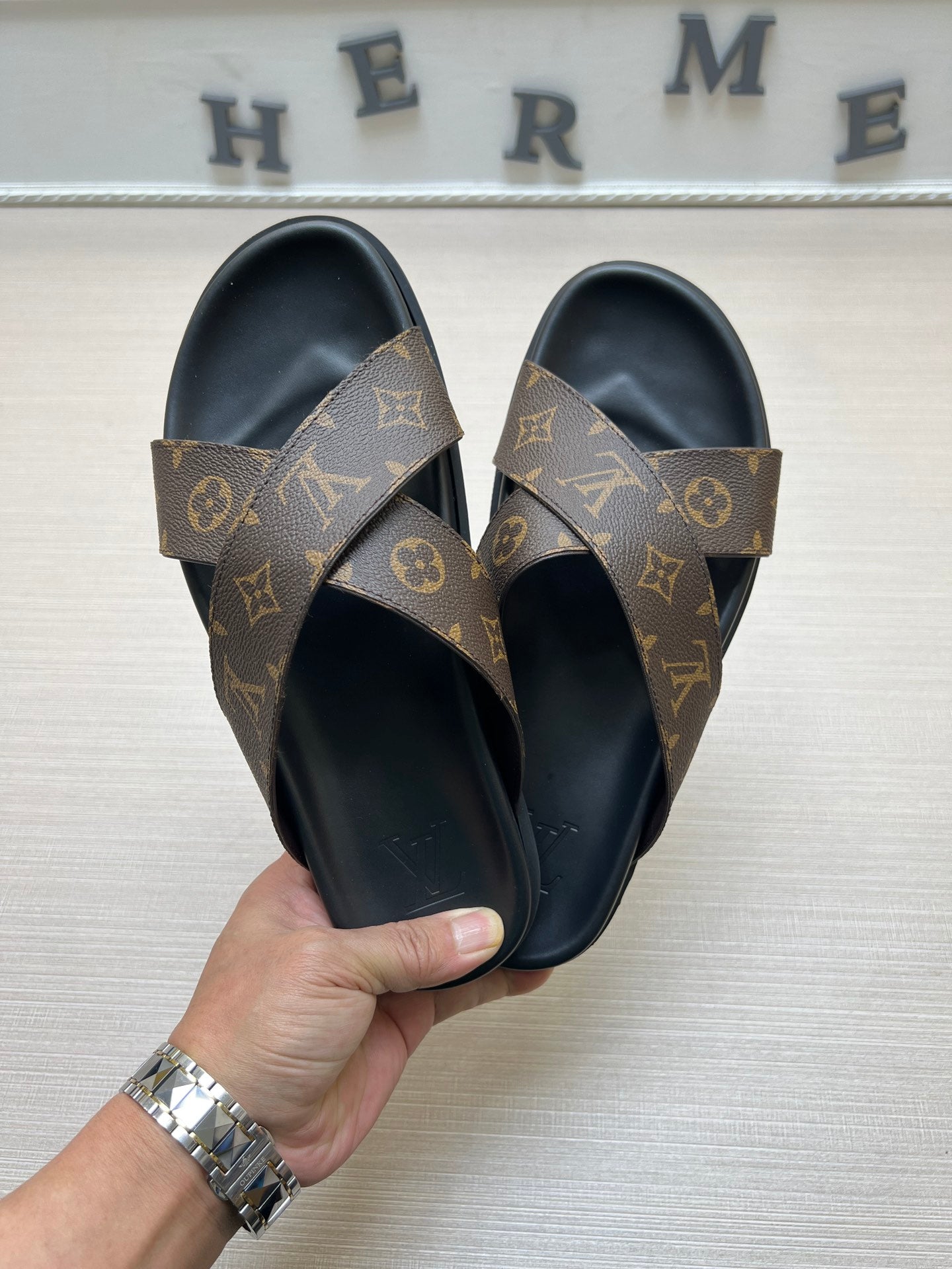 54E57Z Popular slippers