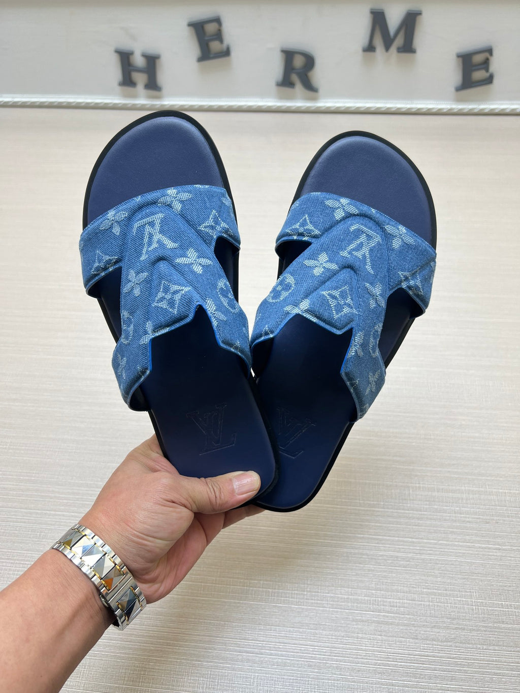 54E109Z Popular slippers