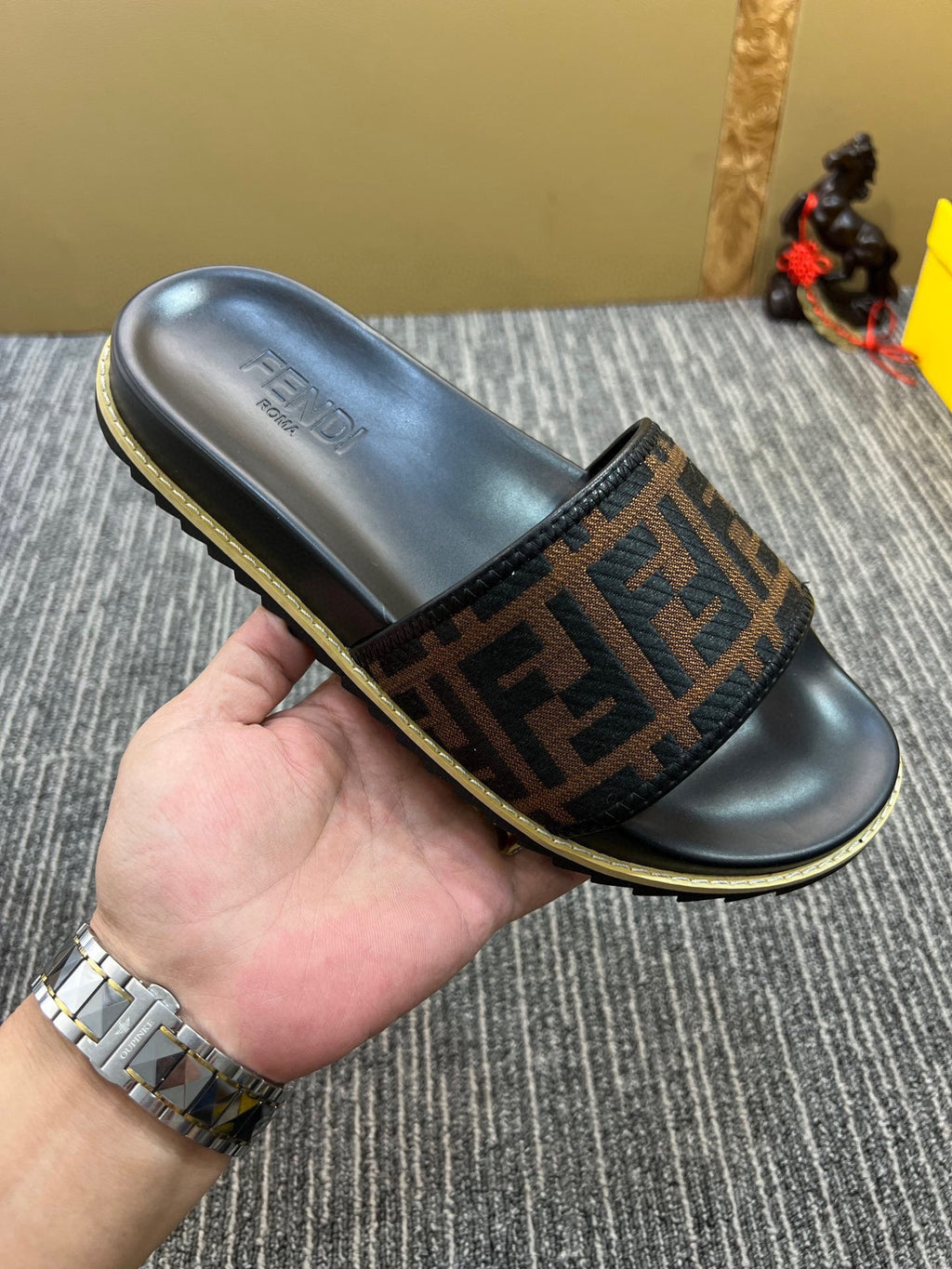 5XF105Z Popular Slippers