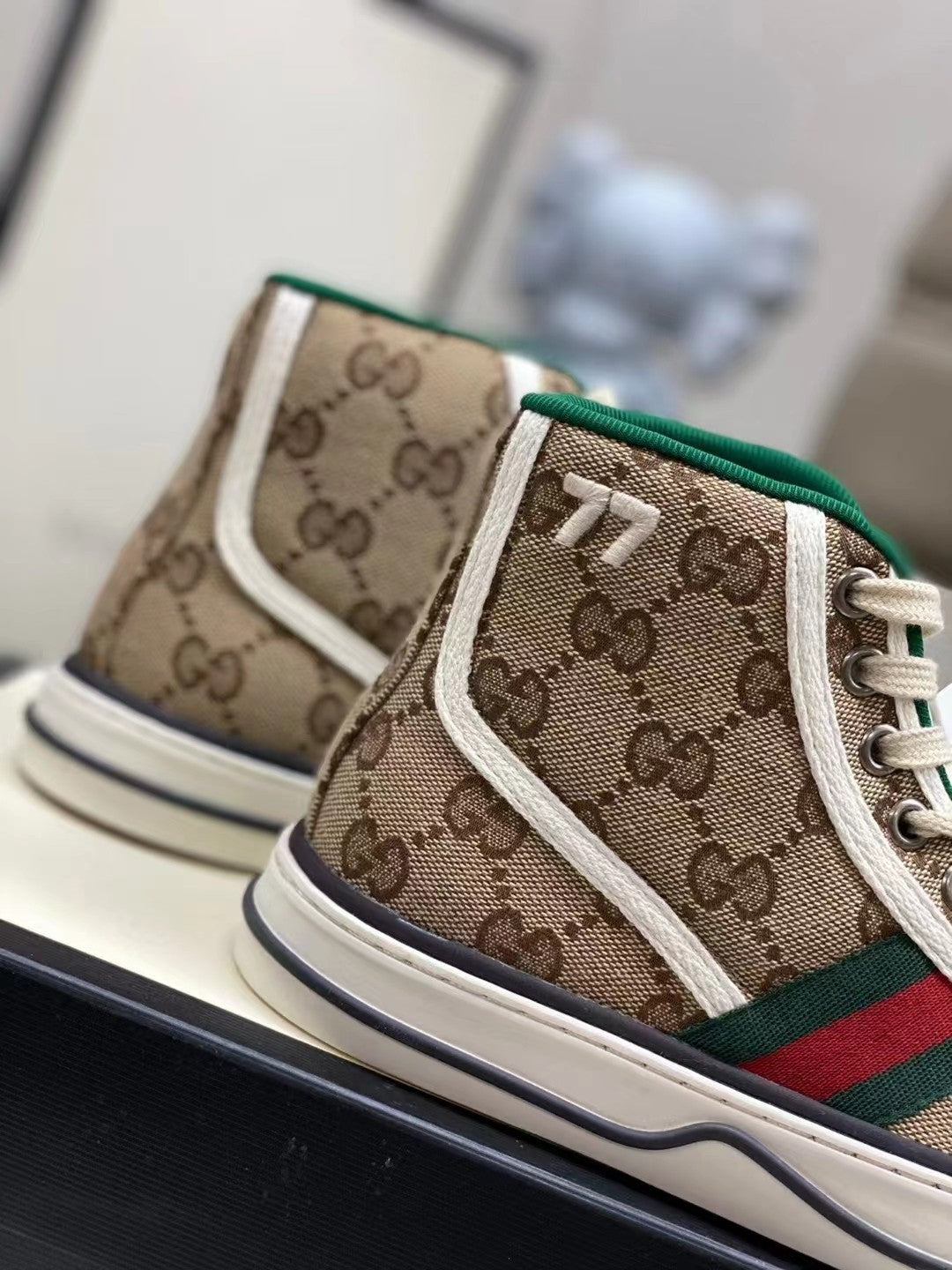 2YB47Z Popular shoes