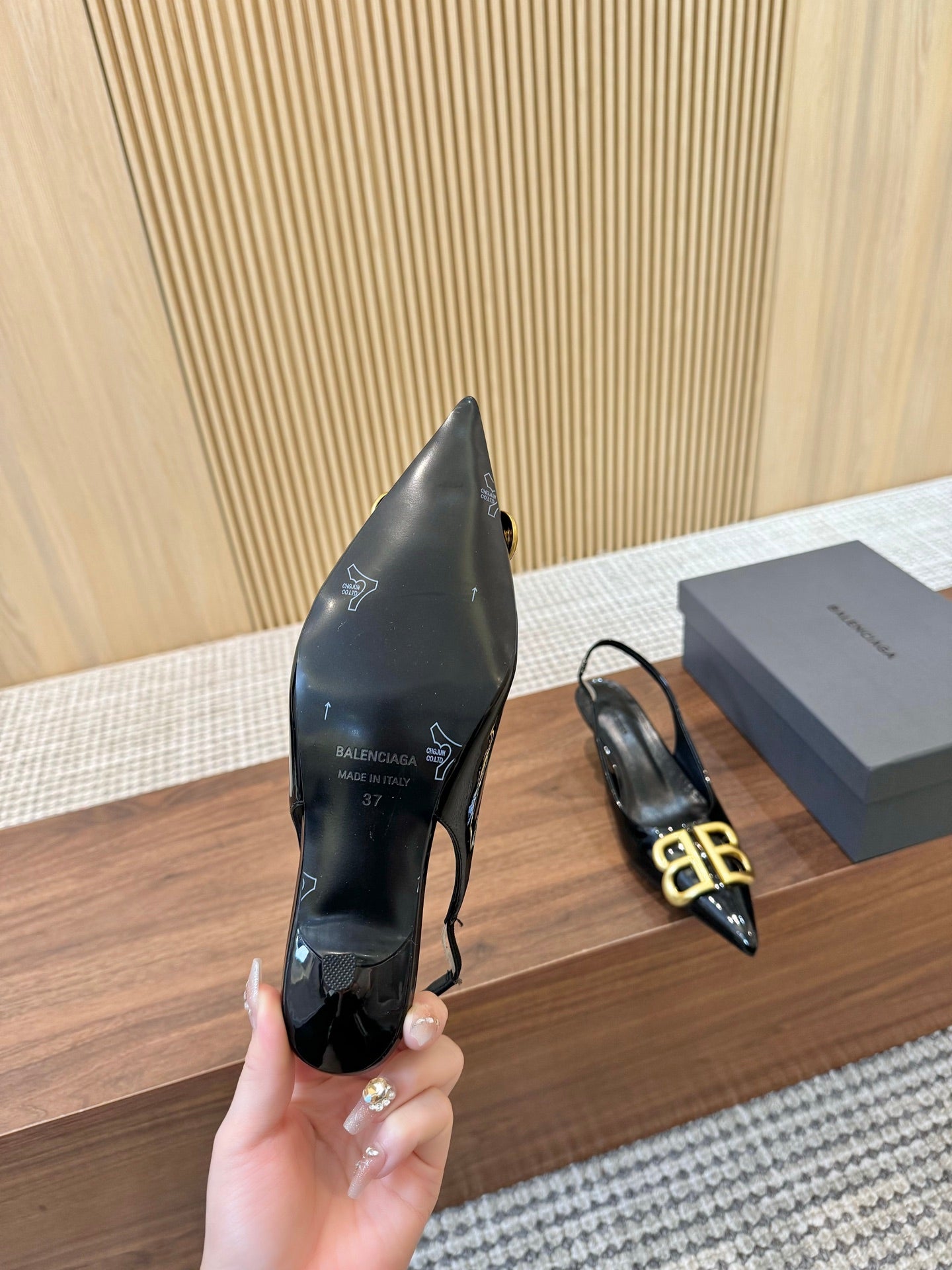 255QJ45Z Popular  leather High heels