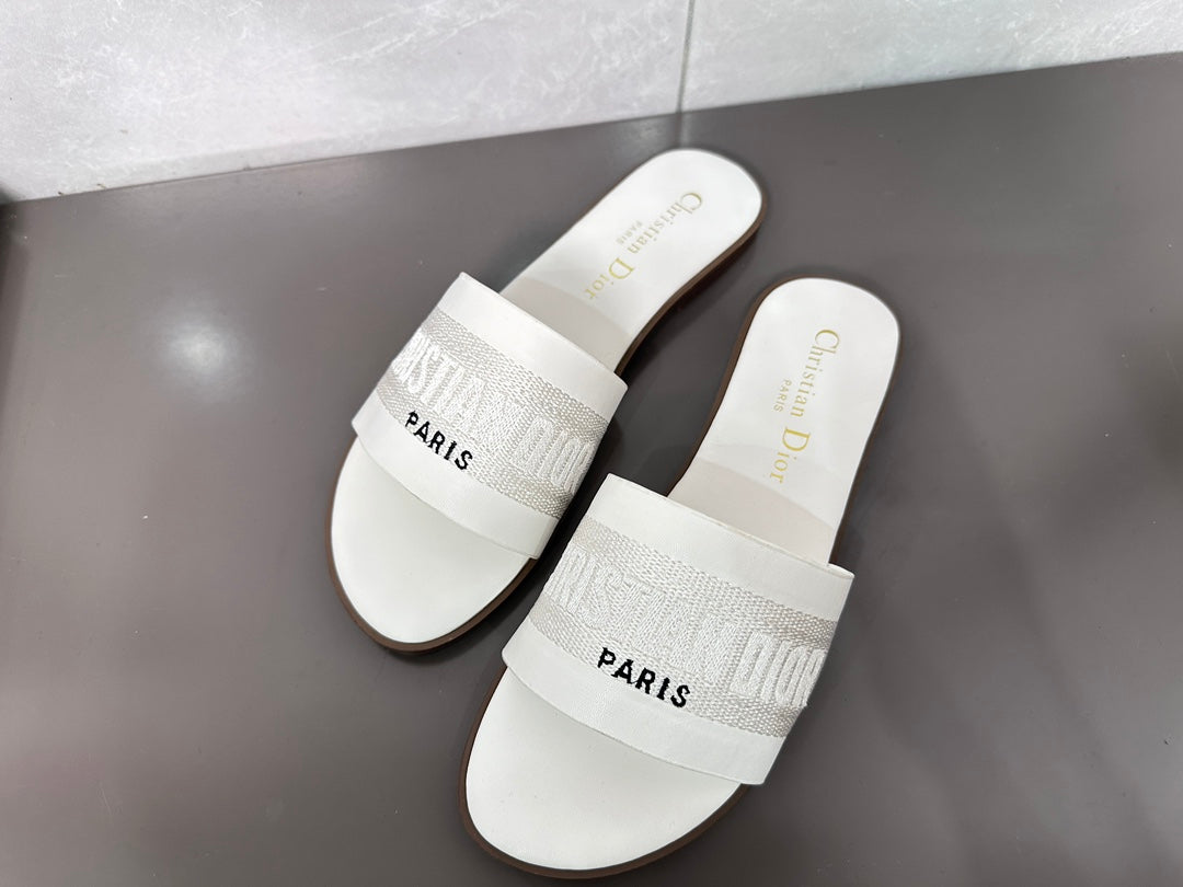 14D32Z Popular slippers