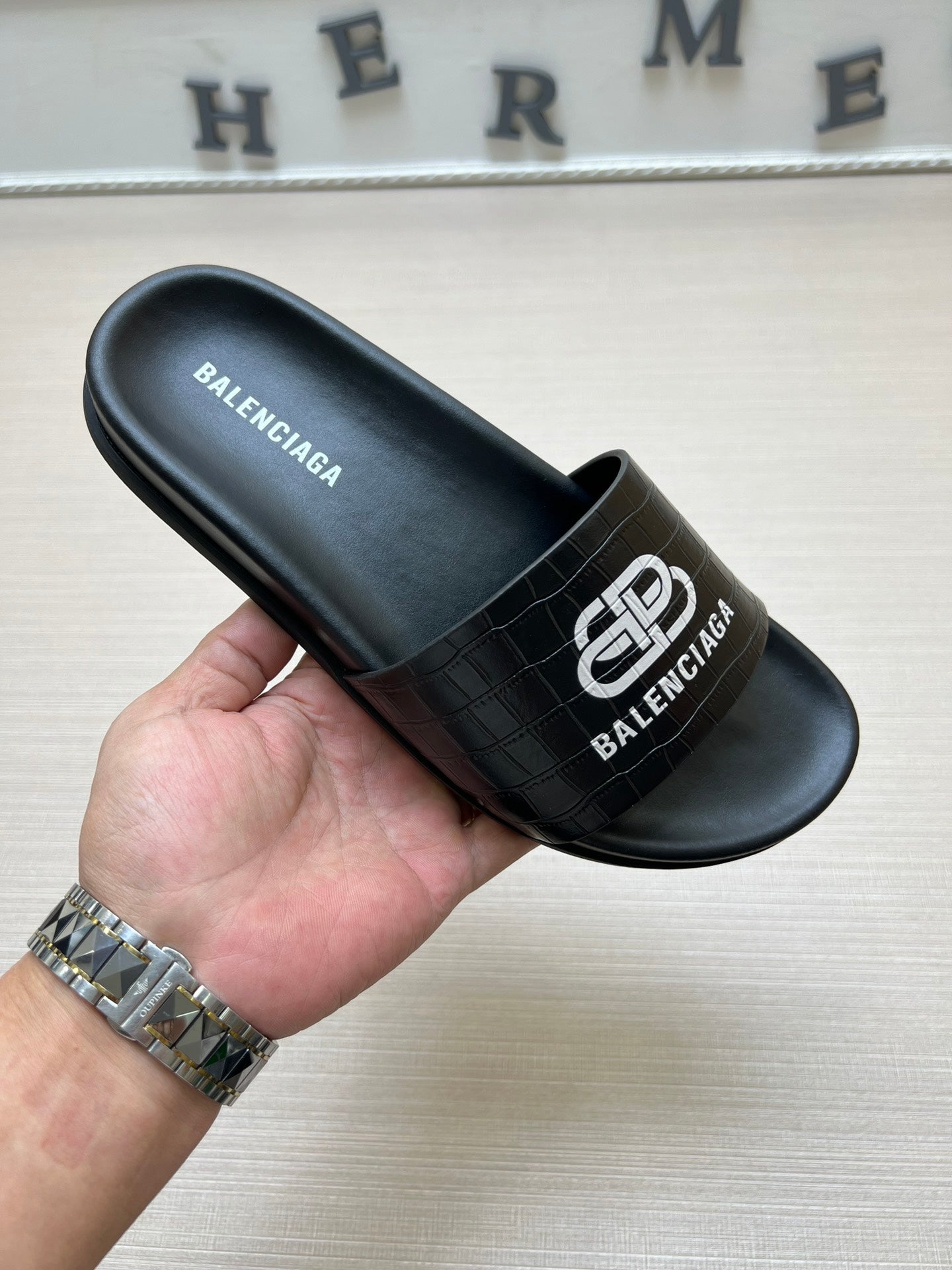 54J99Z Popular slippers