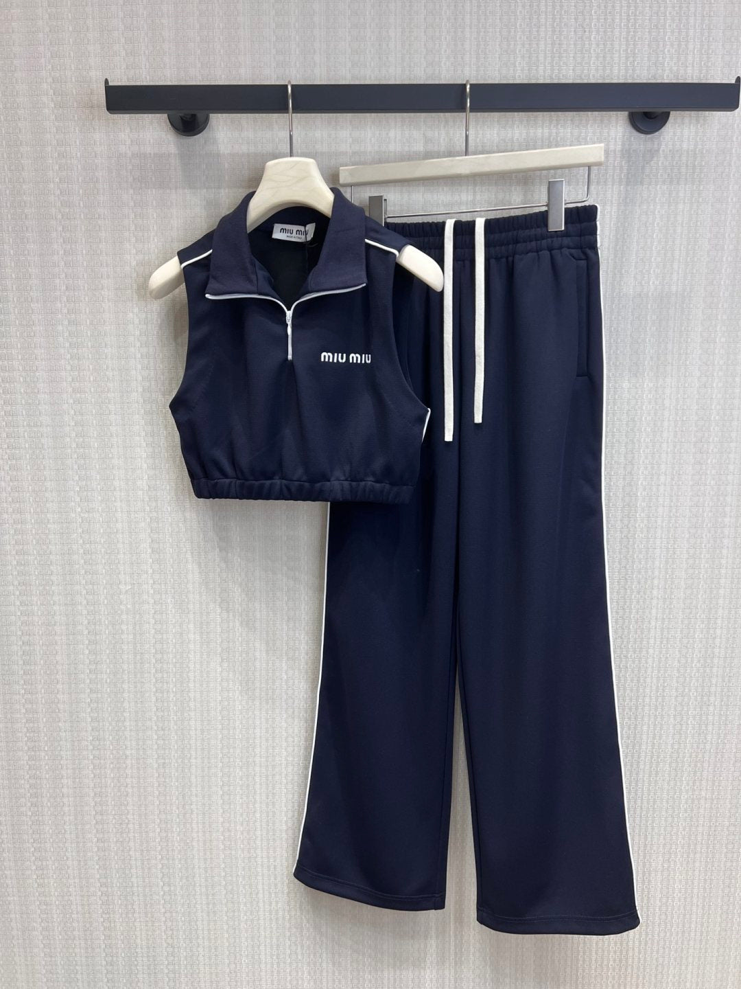 U2X56A36 Popular set （Pants +Clothes）