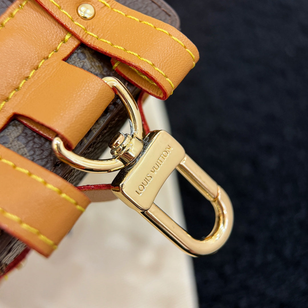 35ZE10A Popular bag 's charms accessories