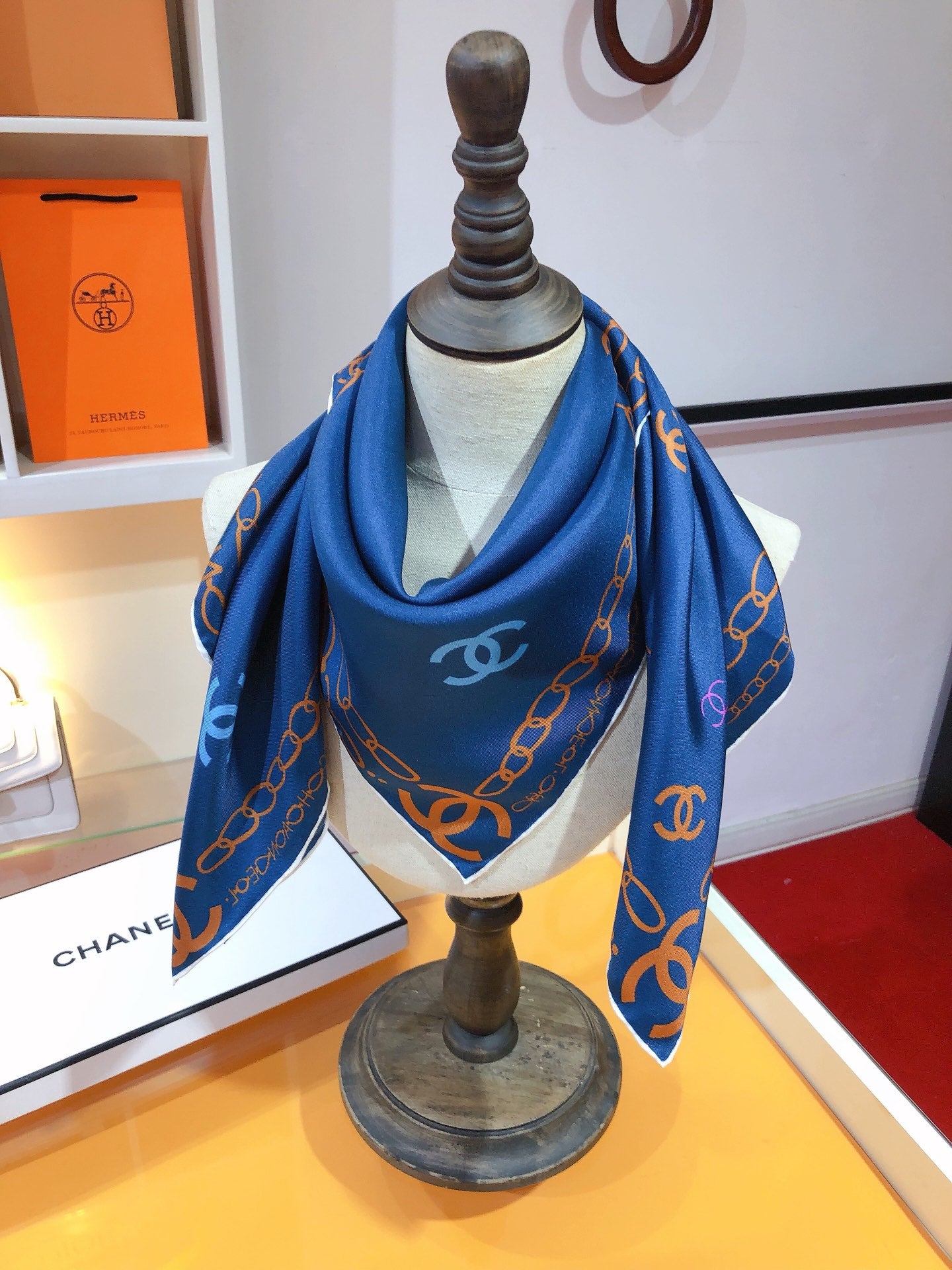 146NCC13W Popular Silk Scarve