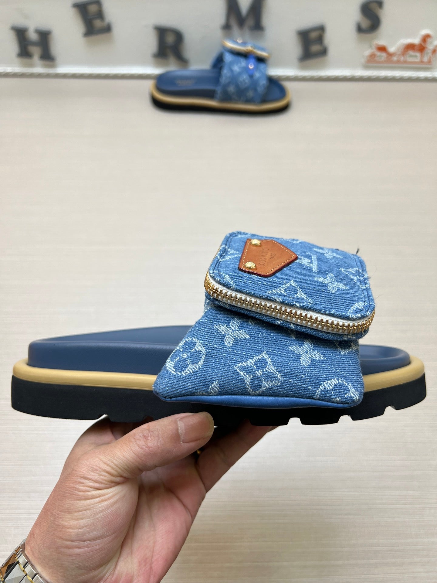 5LE219Z Popular Slippers