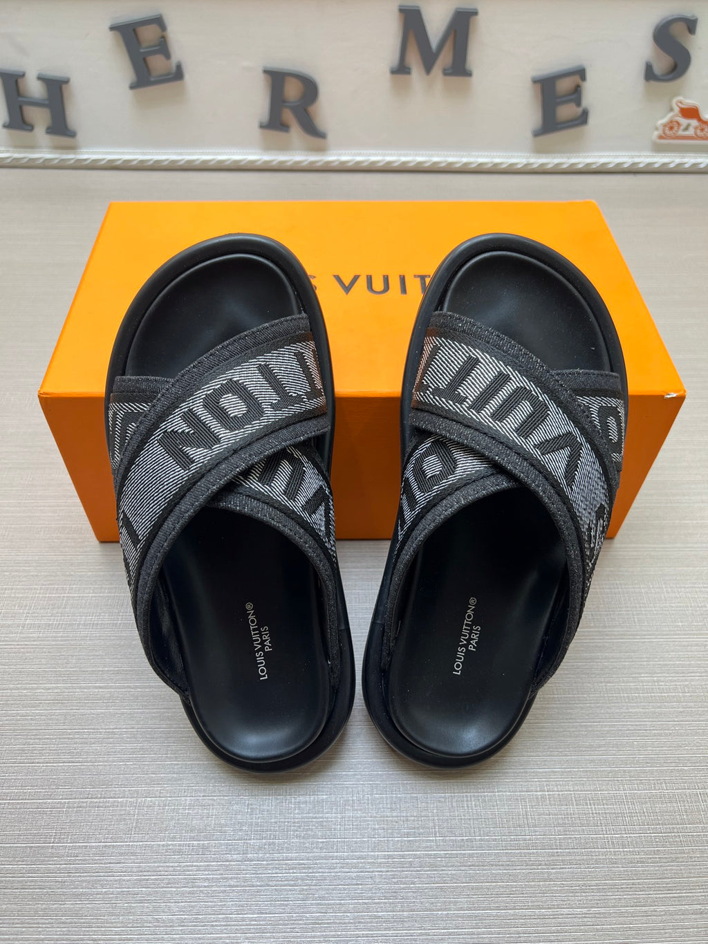 535ZE273Z Popular Slippers