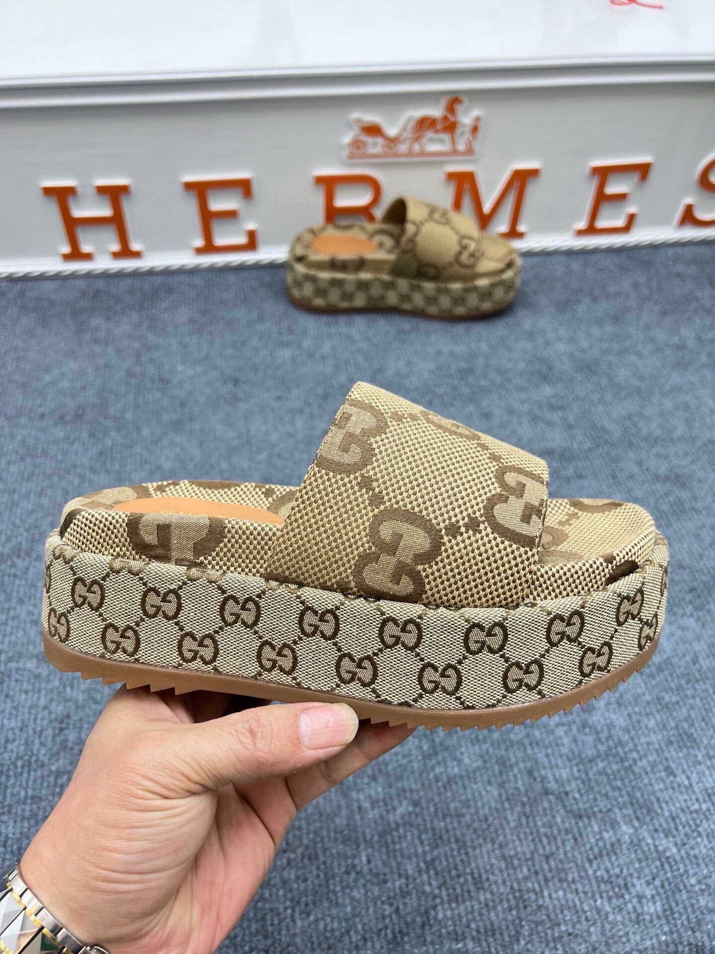 54B122Z Popular slippers  Sole thickness 5.5cm