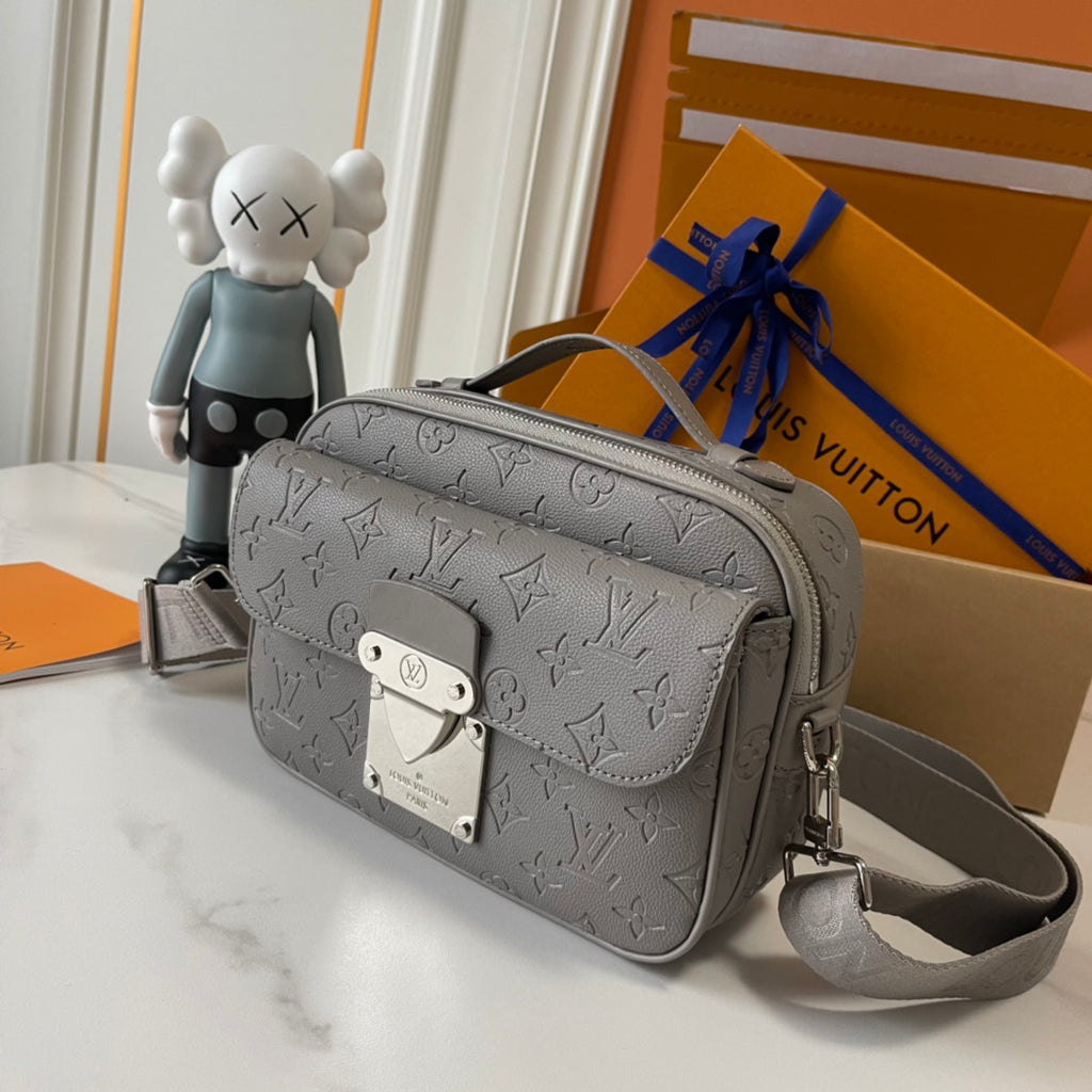 2WE38B Popular  leather bag