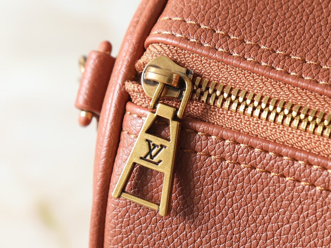 146PE40B Popular leather bag