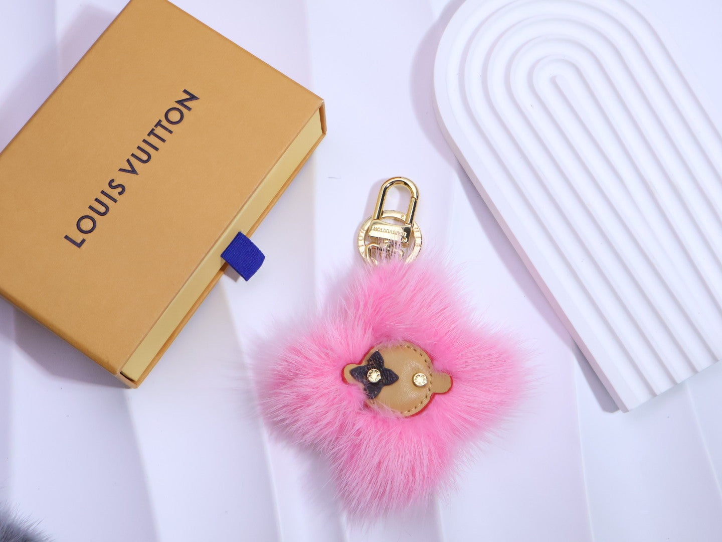 35QE26A Popular bag 's charms accessories
