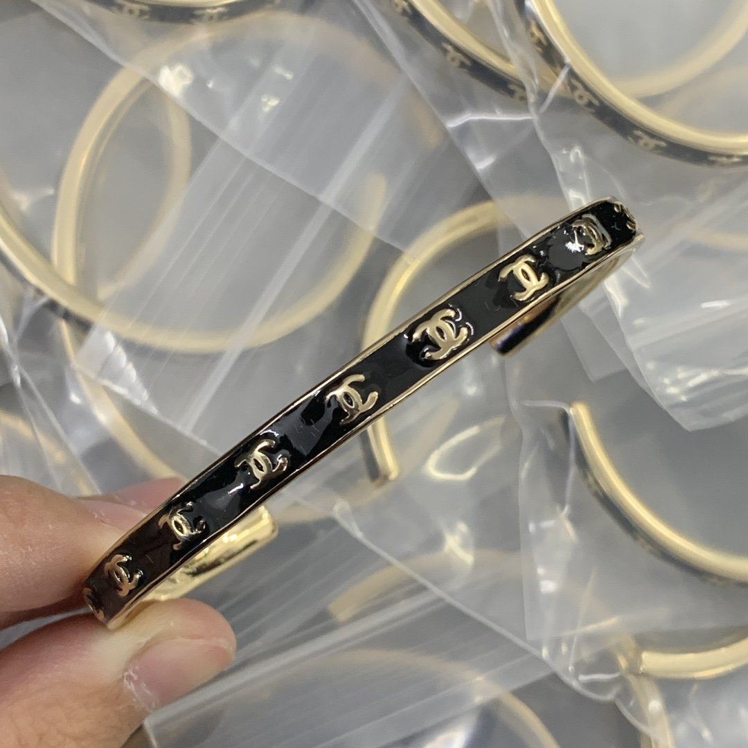 8XC68K  Popular Bracelets
