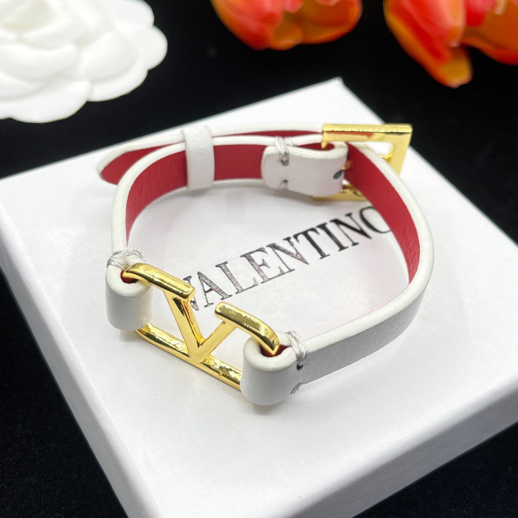1NVL76K  Popular bracelet