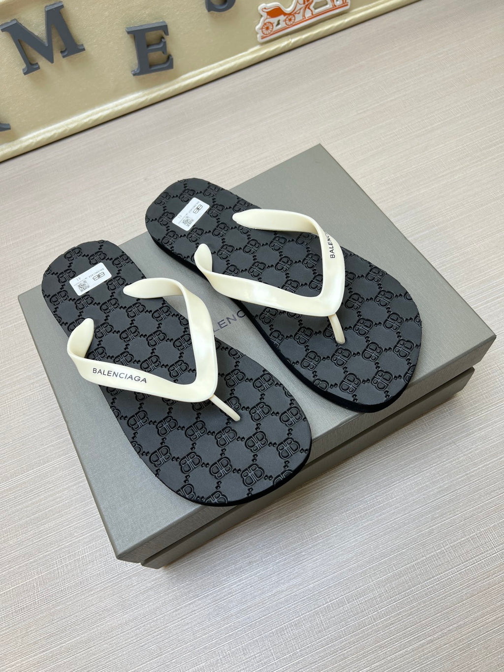 5QB16Z Popular Slippers