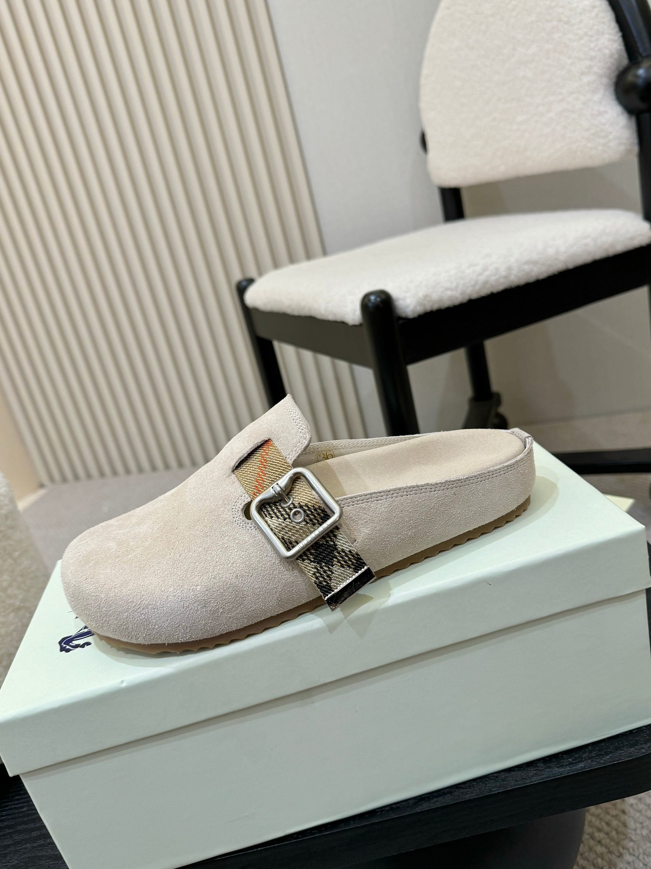 2105QR242Z Popular high-quality  Shoes