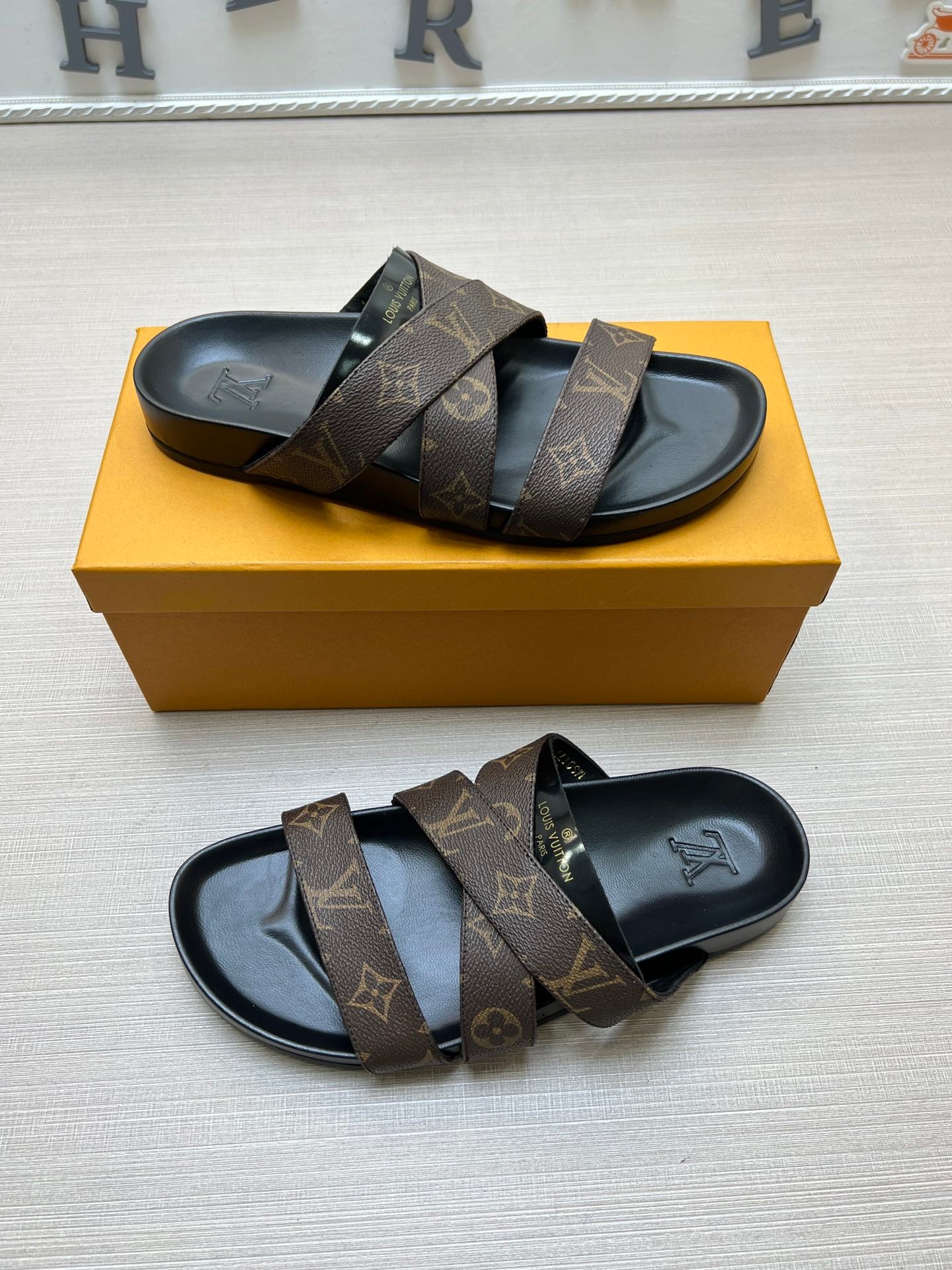 54E89Z Popular slippers