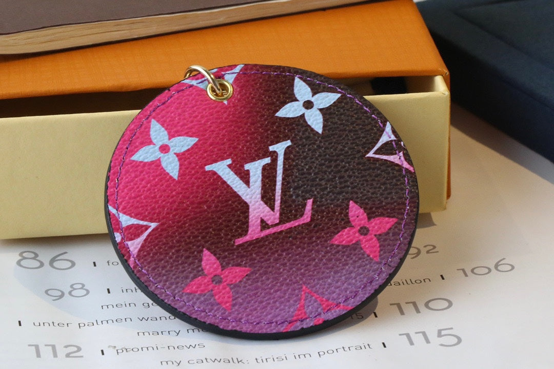 35QE22A Popular bag 's charms accessories