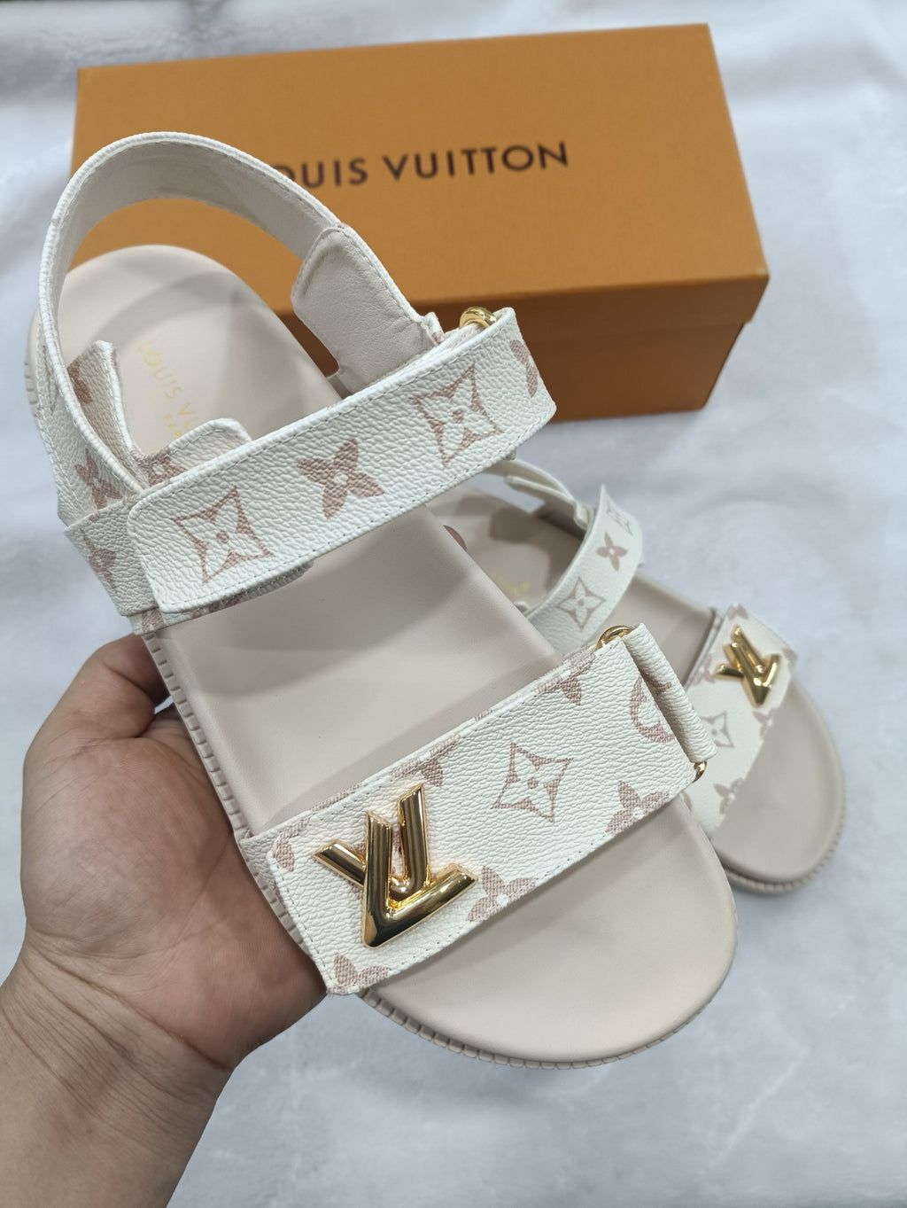 5LE211Z Popular sandals