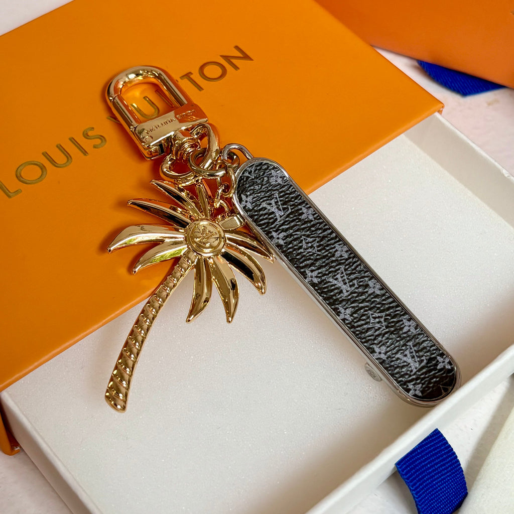 35QE11A Popular bag 's charms accessories