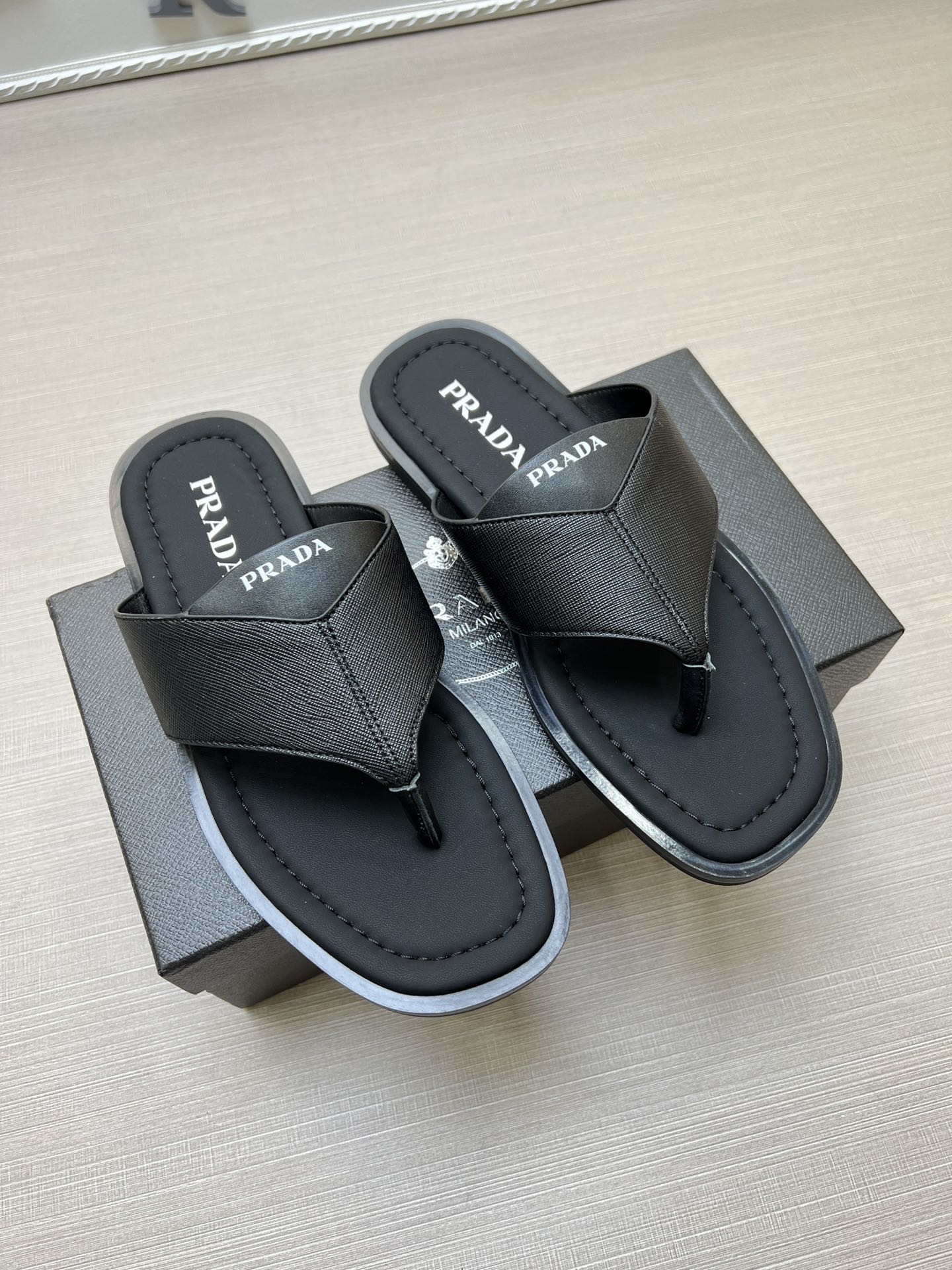 54PD72Z Popular slippers