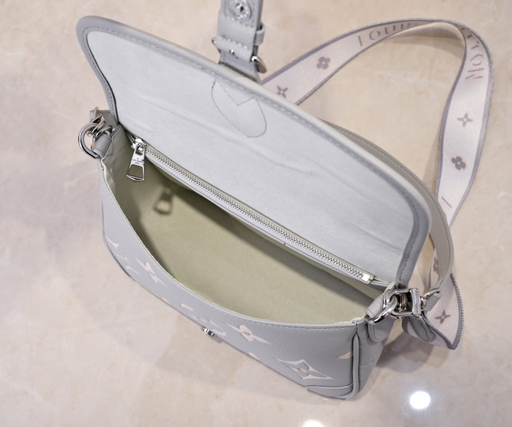 136PE42B Popular leather bag