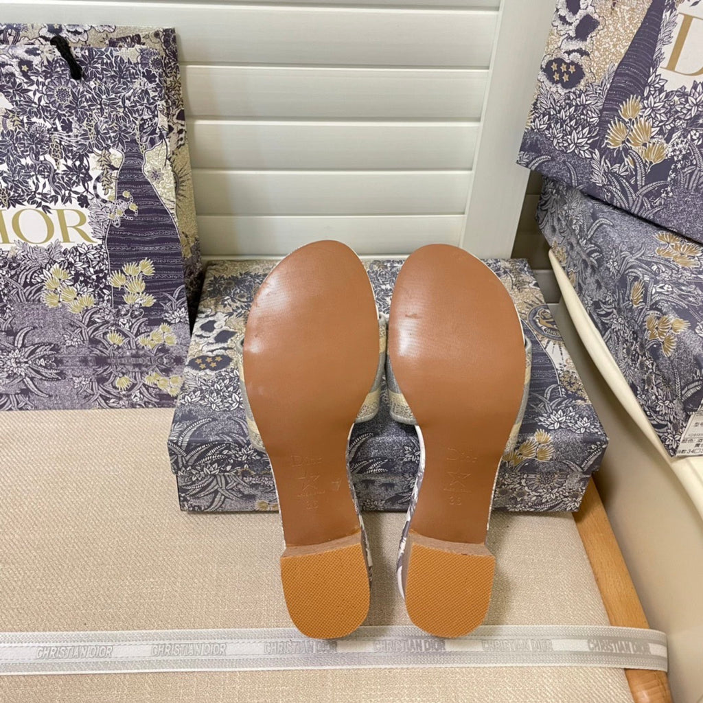 14D64Z Popular sandals