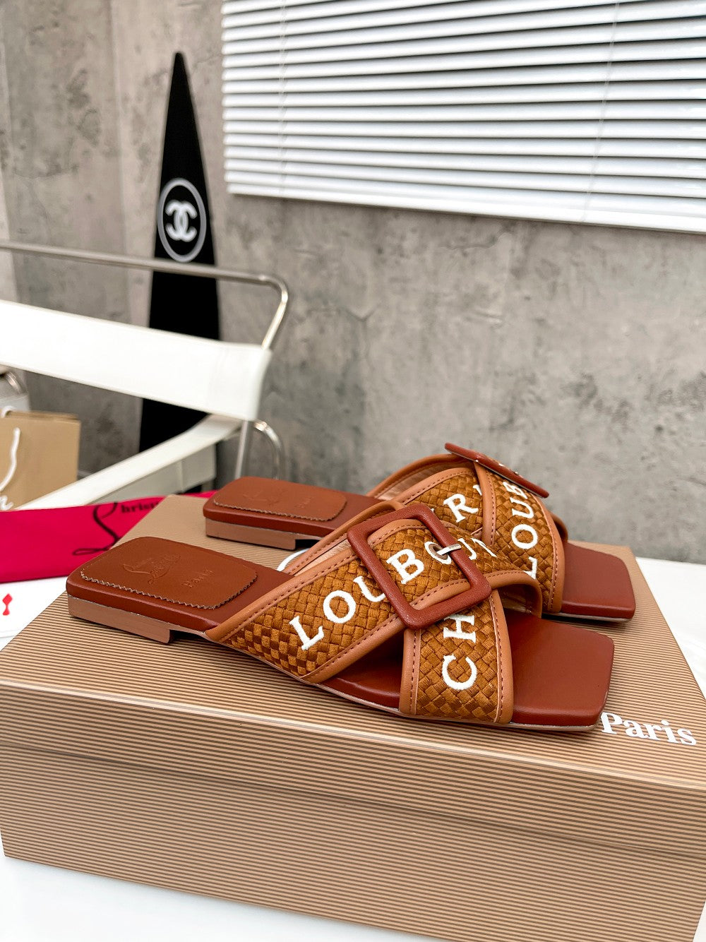 J4A43Z Popular leather Slippers
