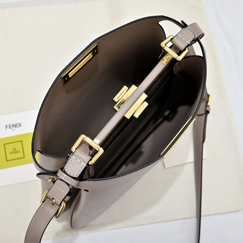 136PF98B Popular leather bag