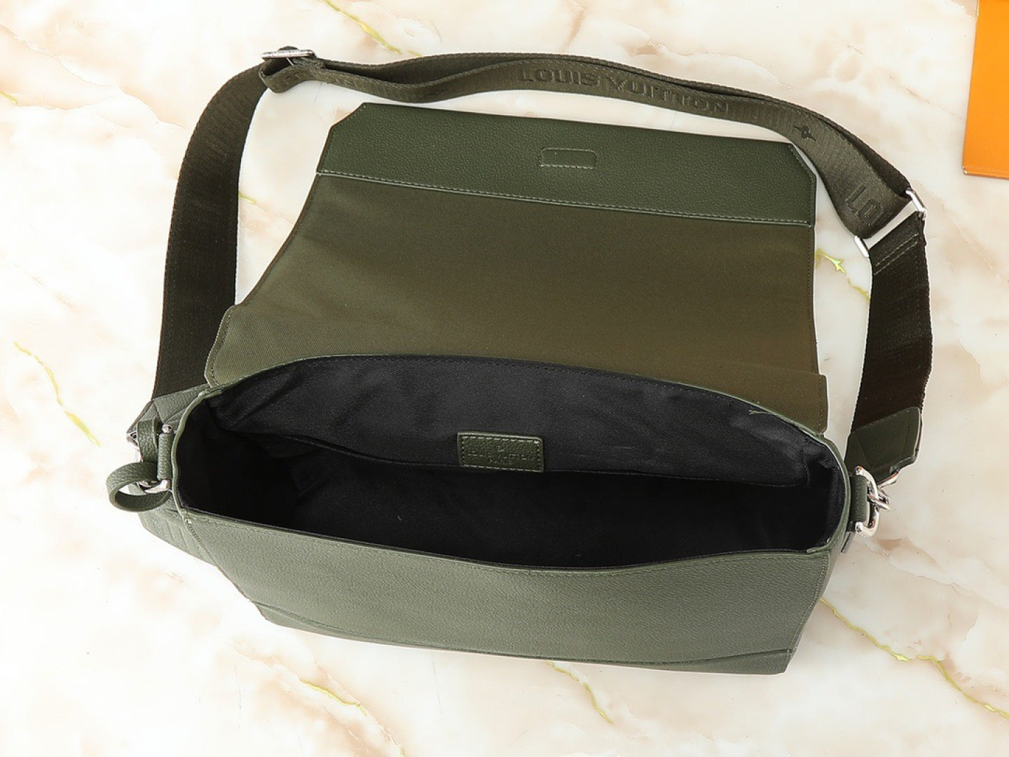 136PE78B Popular leather bag