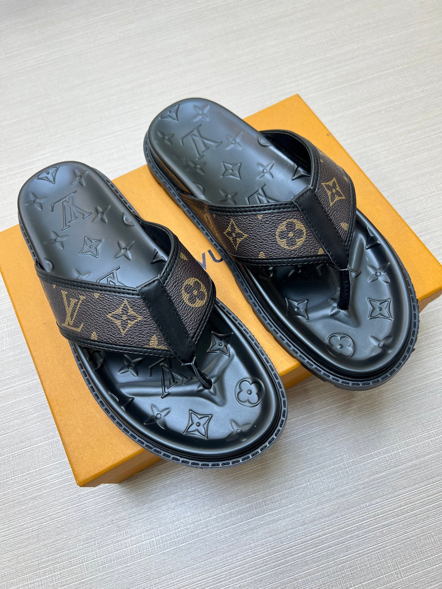 535ZE303Z Popular Slippers