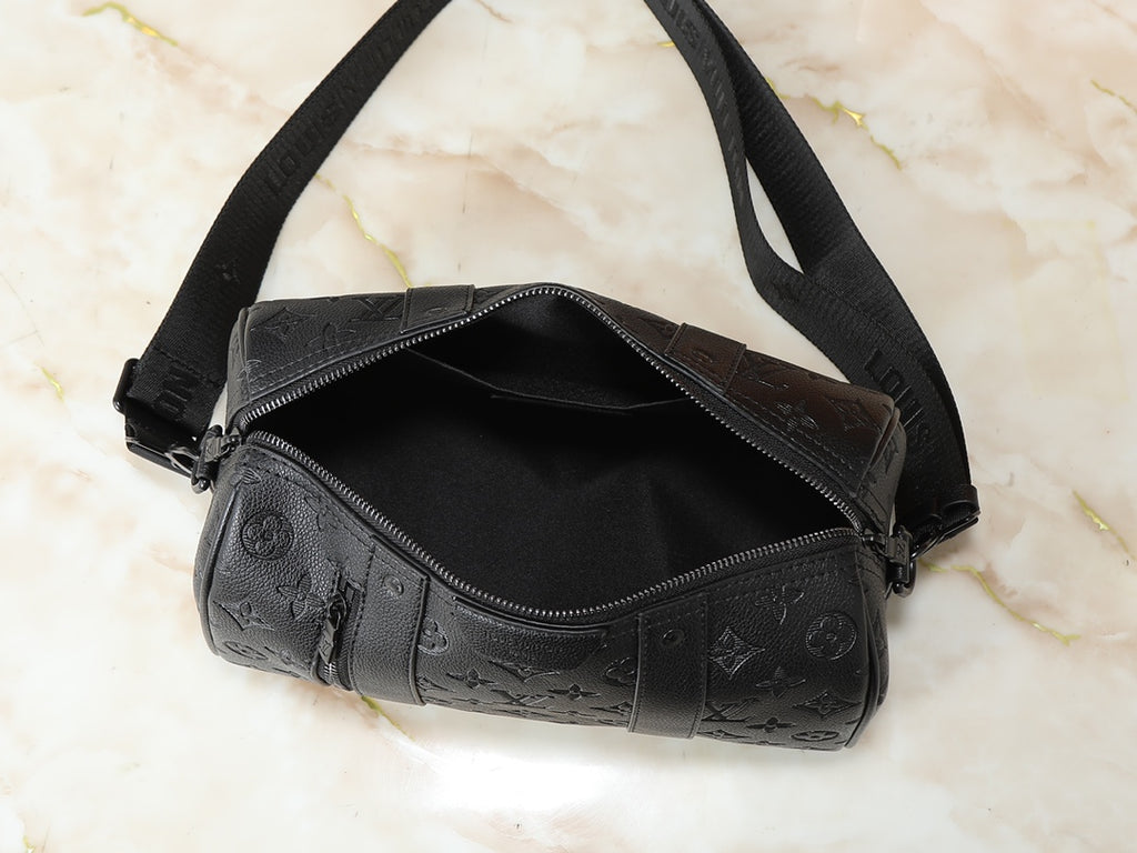 15RE144B Popular leather bag