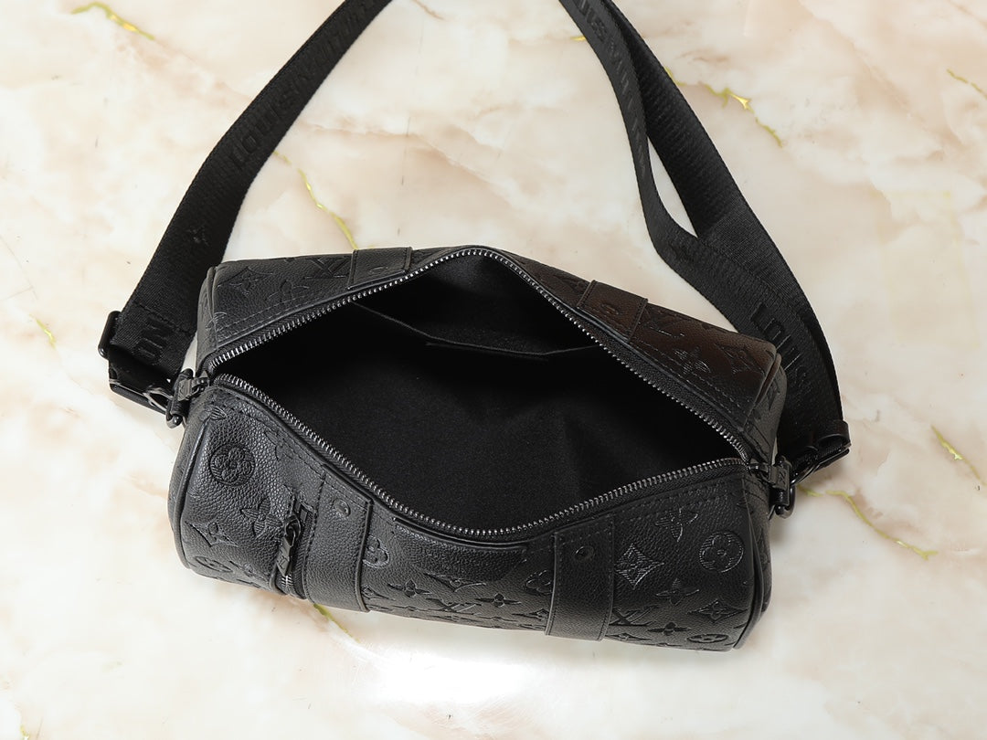 15RE144B Popular leather bag
