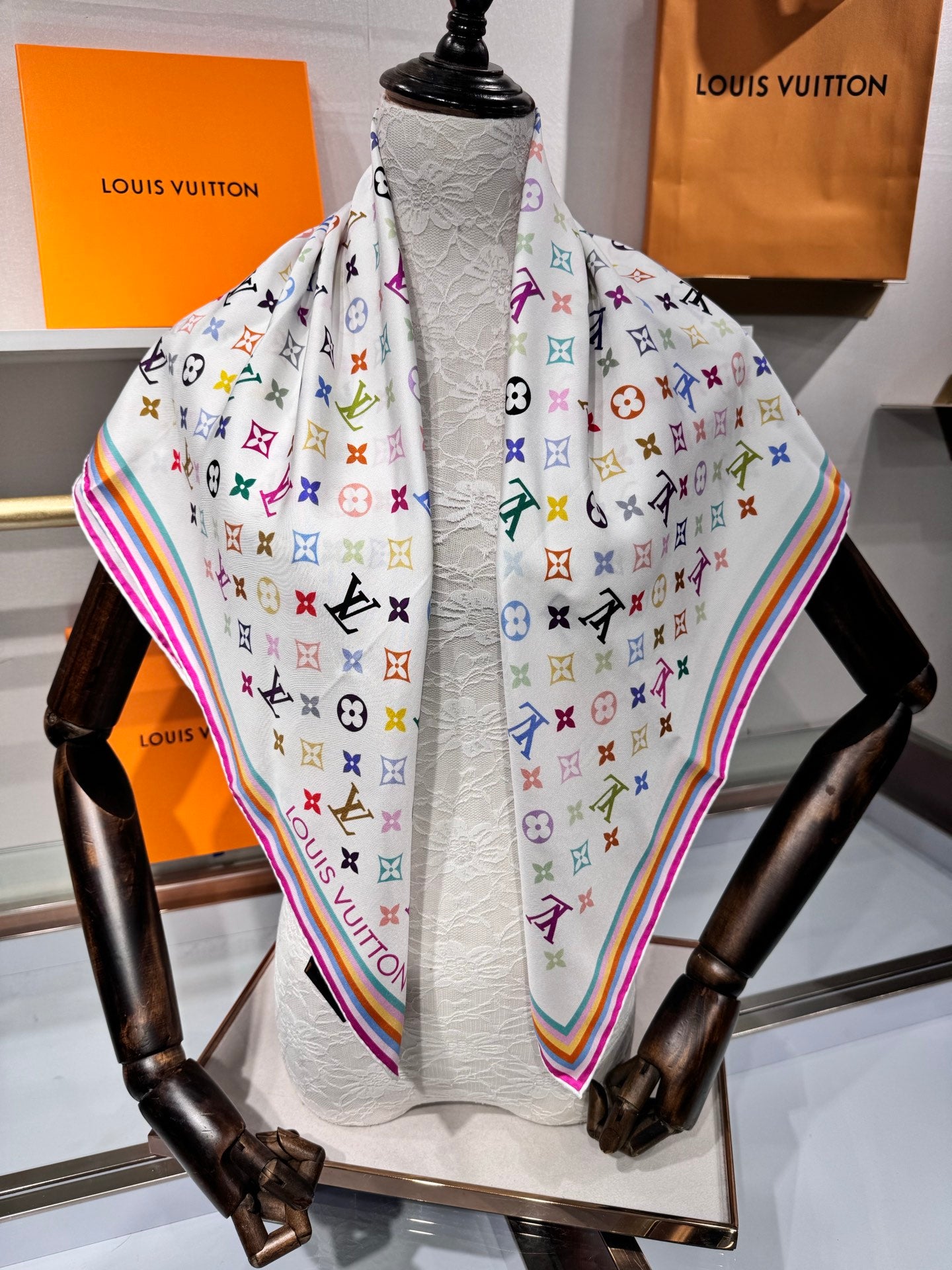 155NE89WUE Popular Silk Scarve