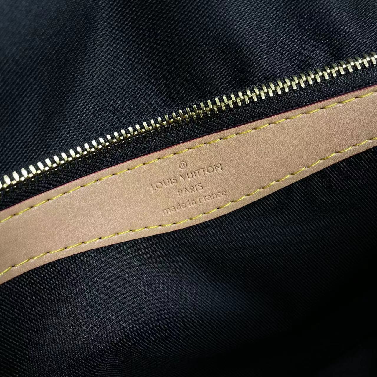 2XE028B Popular leather bag 