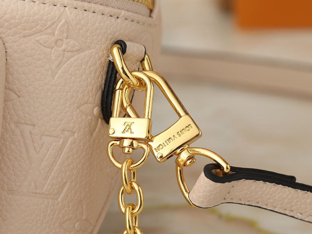 146PE71B Popular leather bag