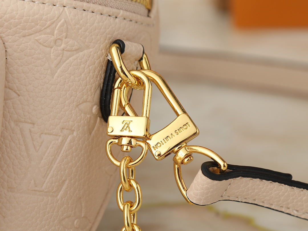 146PE71B Popular leather bag