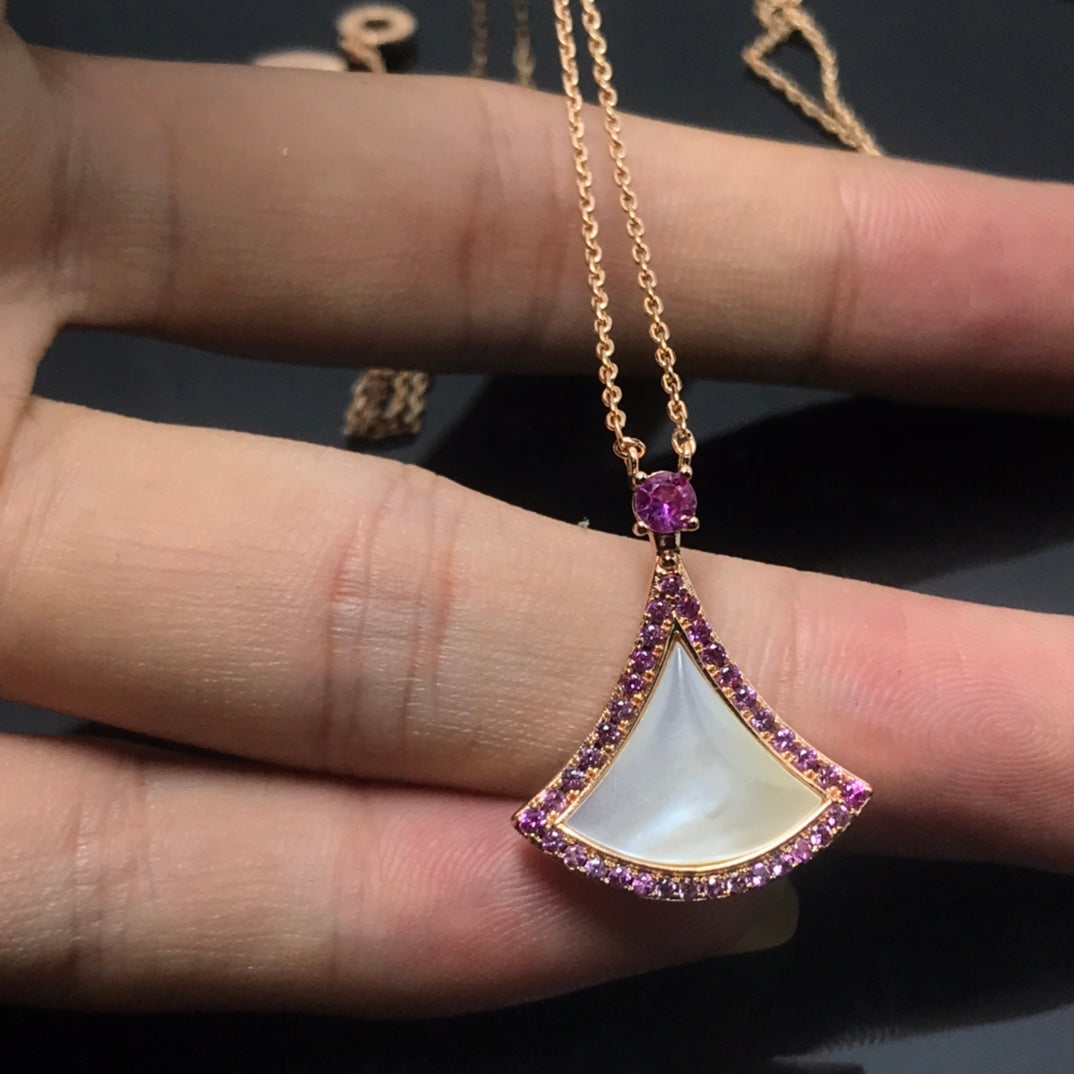 55QS410X Popular Necklaces