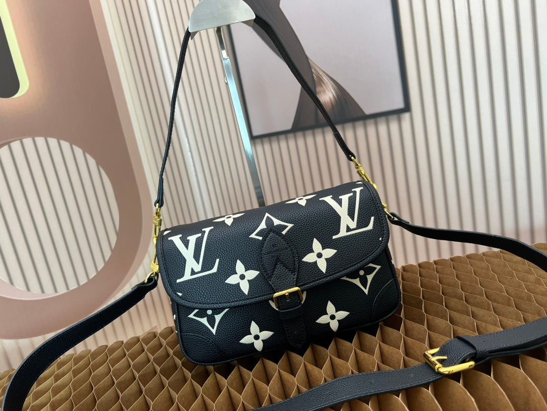2XE028B Popular leather bag 