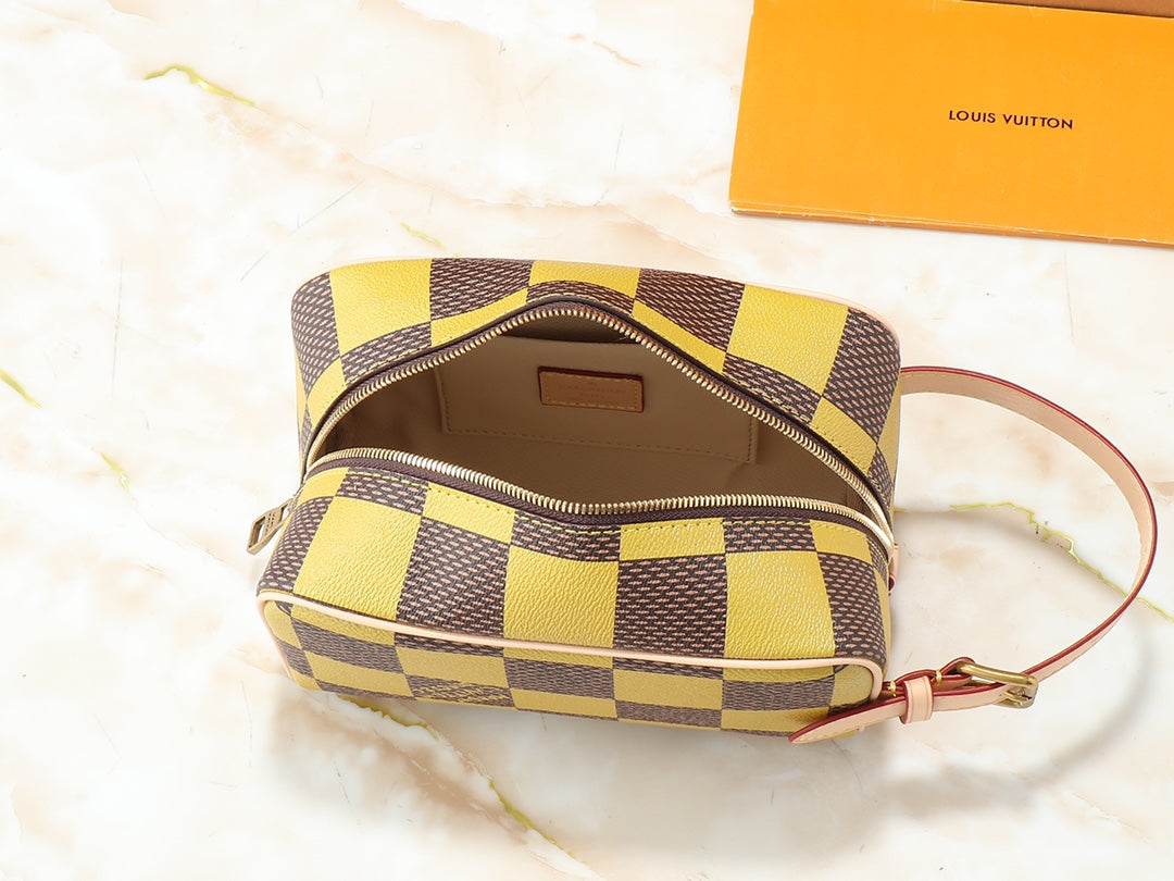 15RE69B  Popular   leather bag