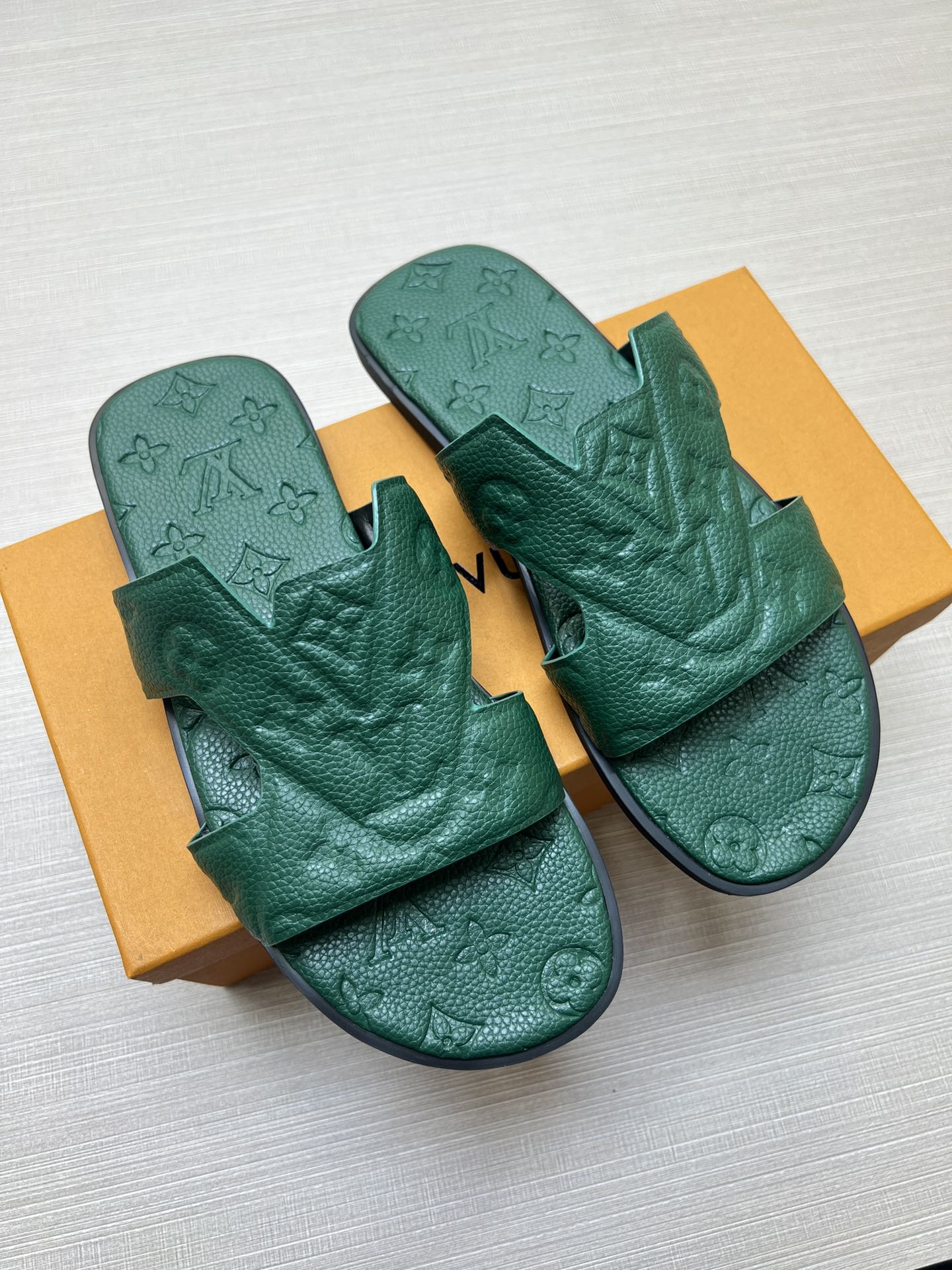54E34Z Popular slippers