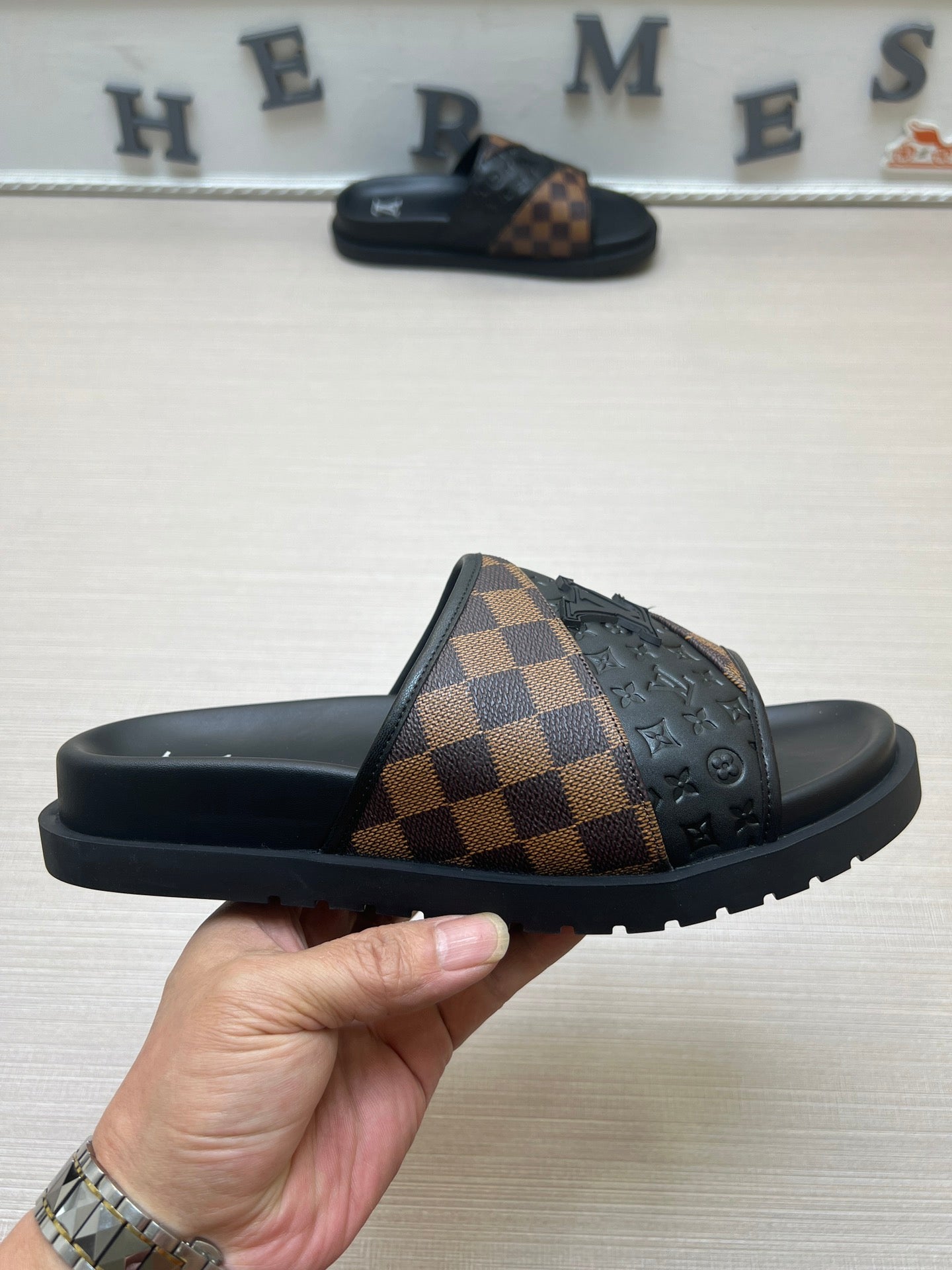54E2Z Popular slippers