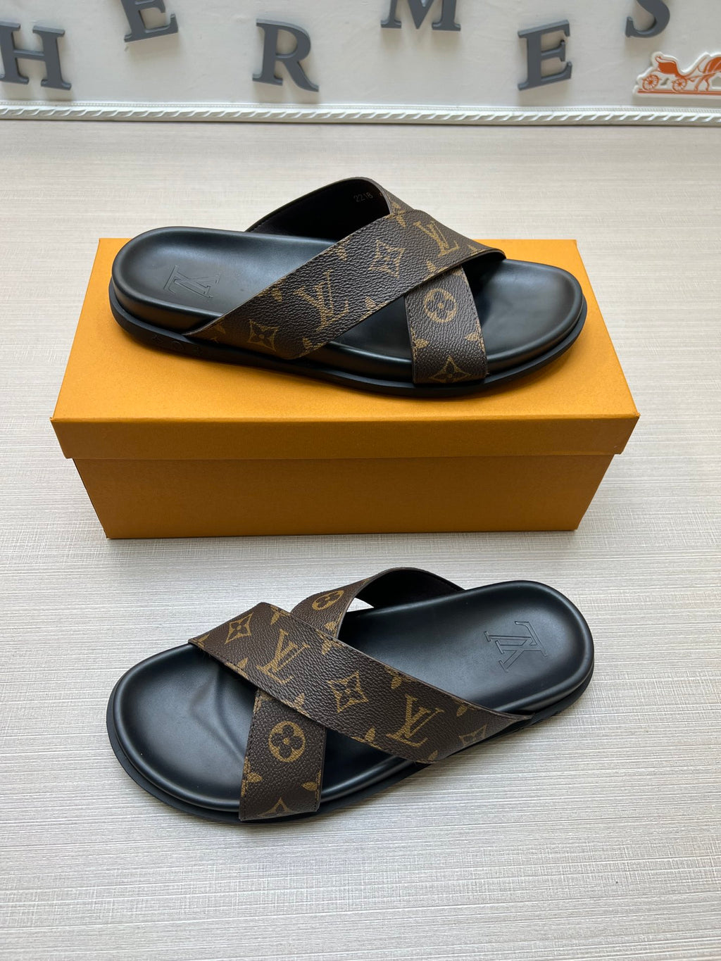 54E57Z Popular slippers