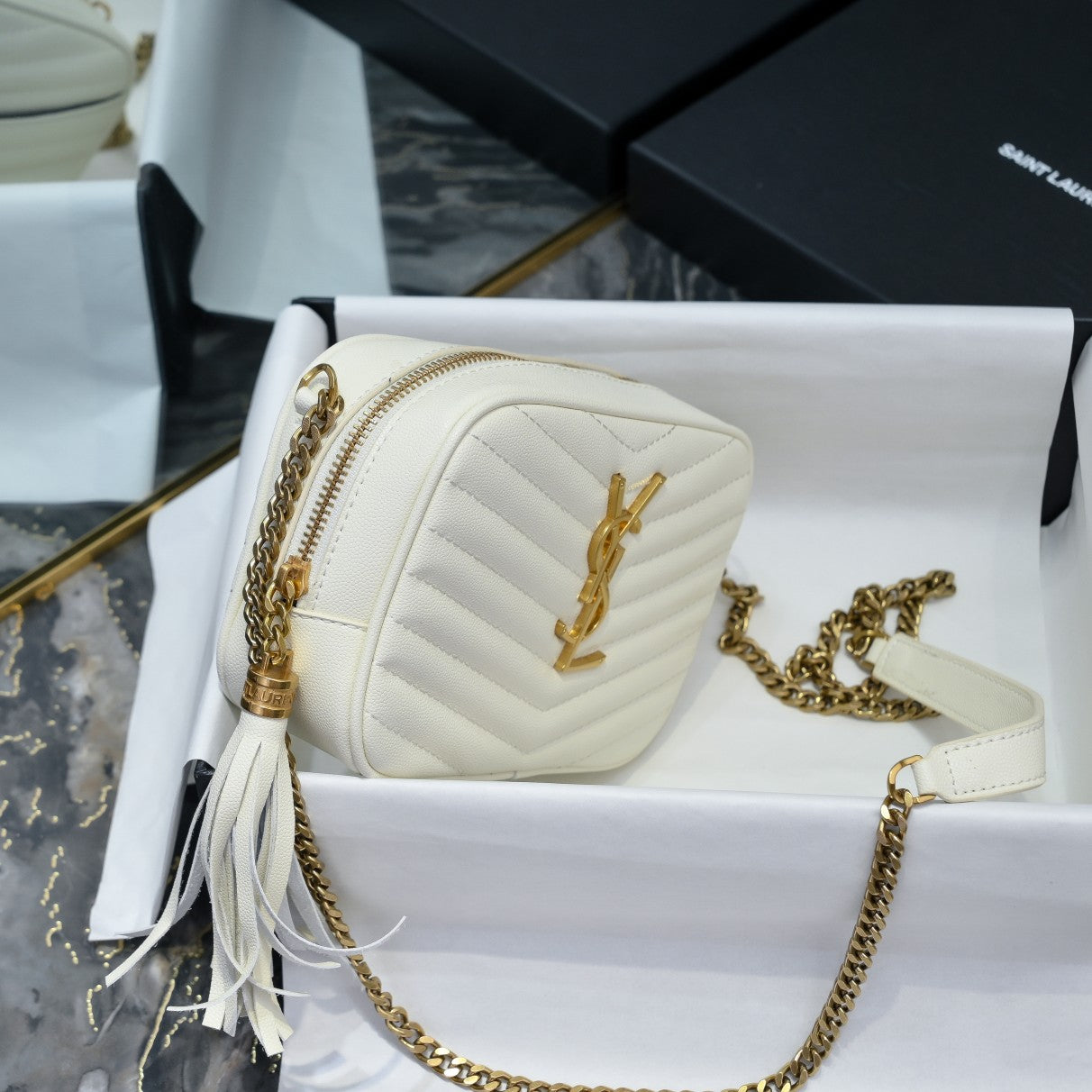 B1R46SL5  Popular leather bags
