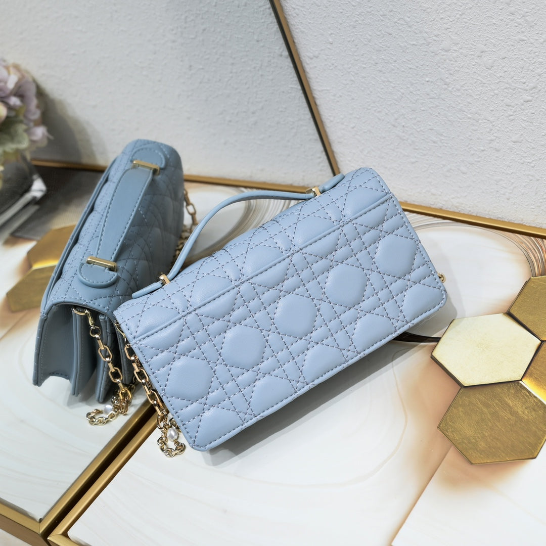 136ND28B Popular leather bag